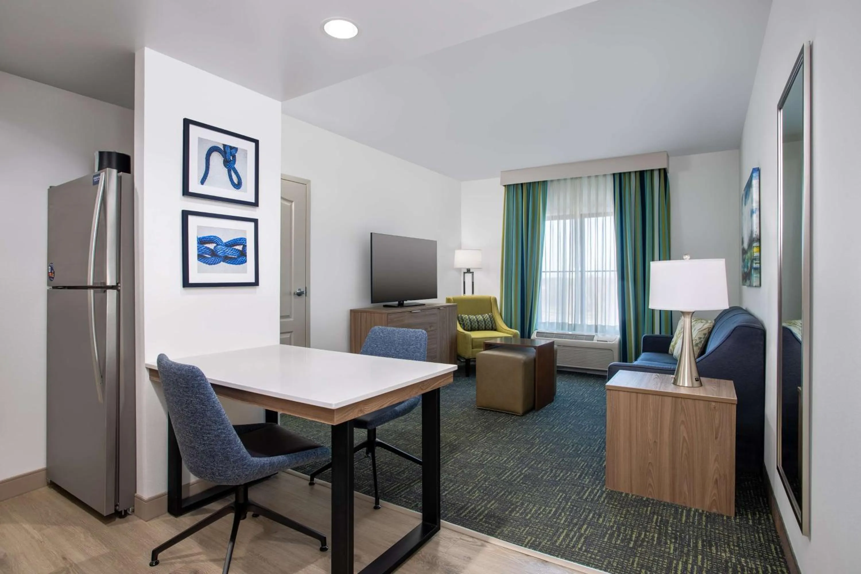 Living room in Homewood Suites by Hilton Davidson