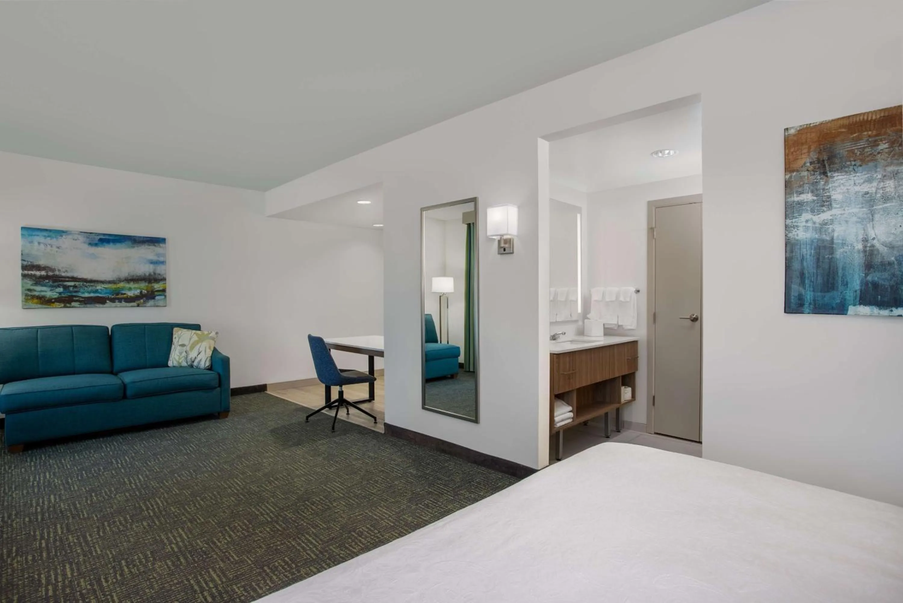Living room, Bed in Homewood Suites by Hilton Davidson
