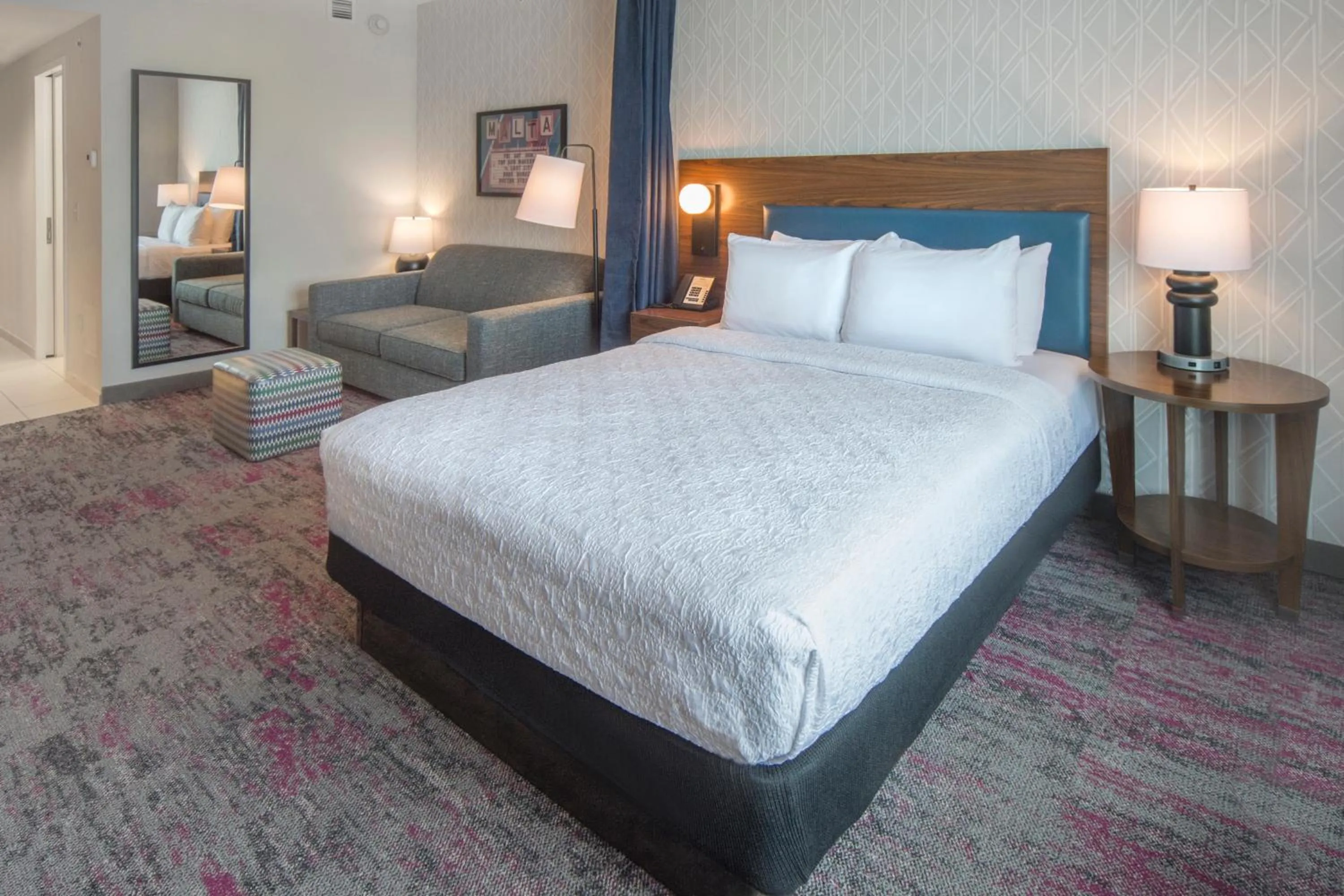 Bed in Home2 Suites by Hilton Saratoga Malta