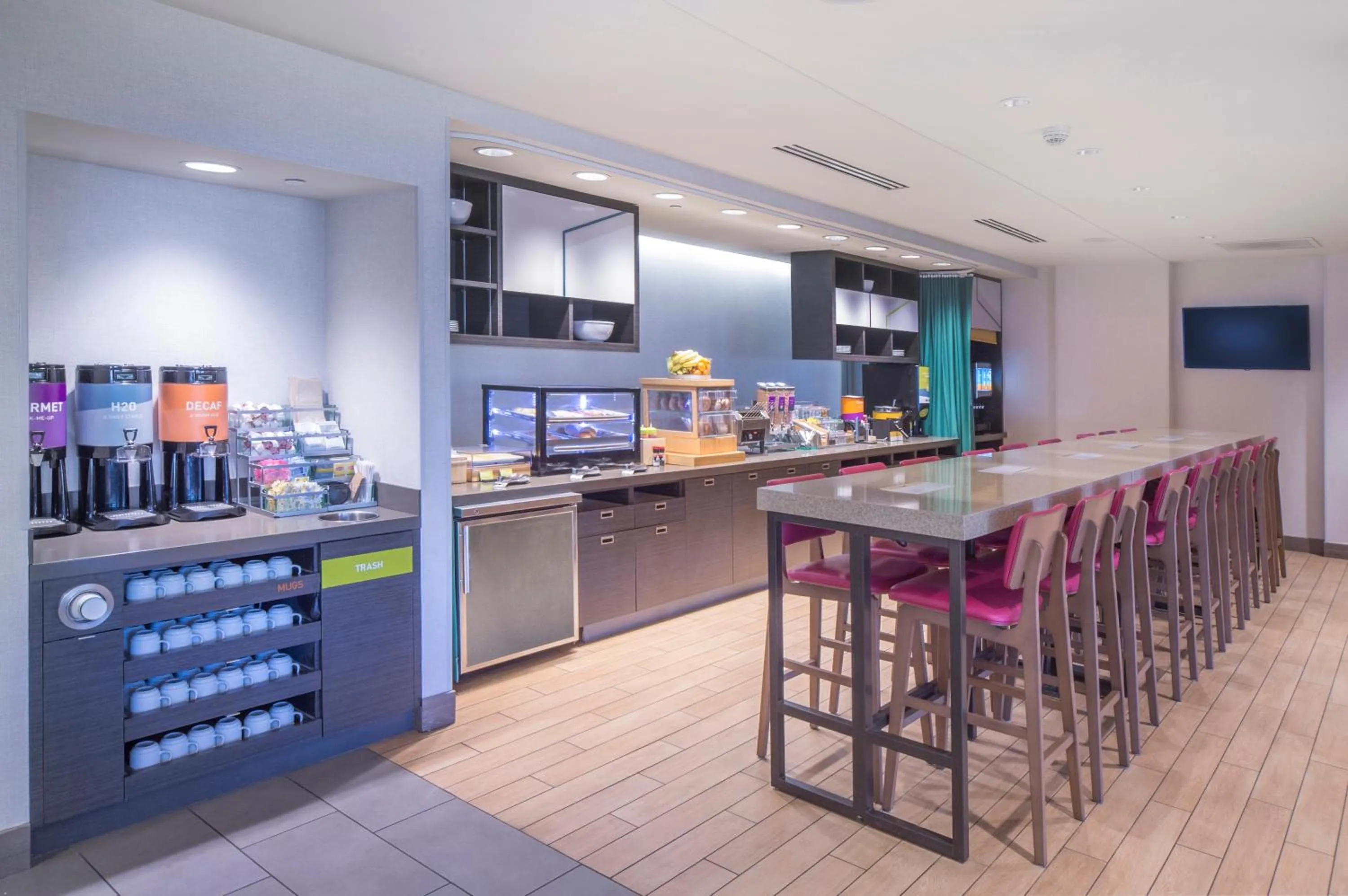 Breakfast in Home2 Suites by Hilton Saratoga Malta