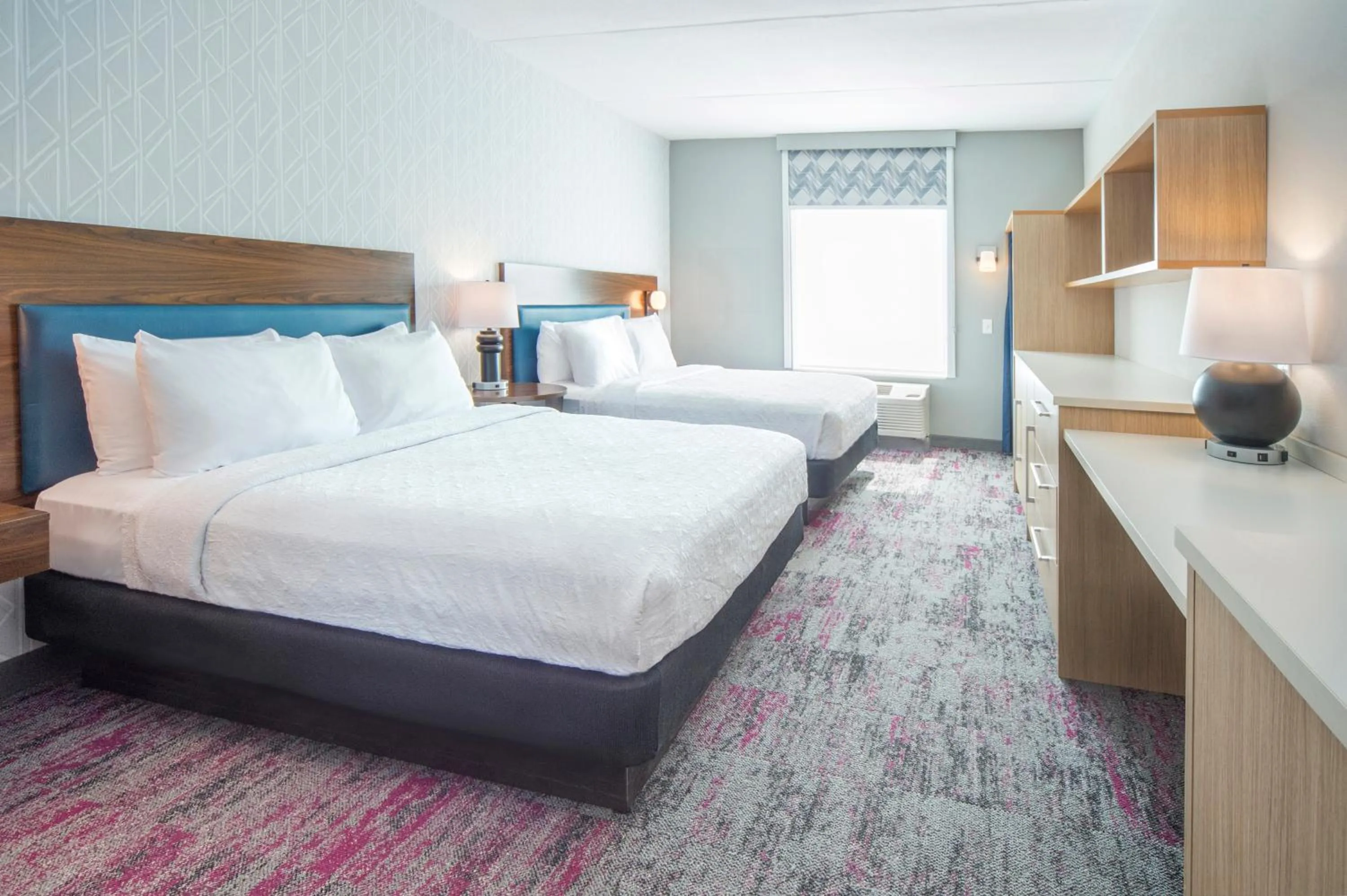 Bed in Home2 Suites by Hilton Saratoga Malta