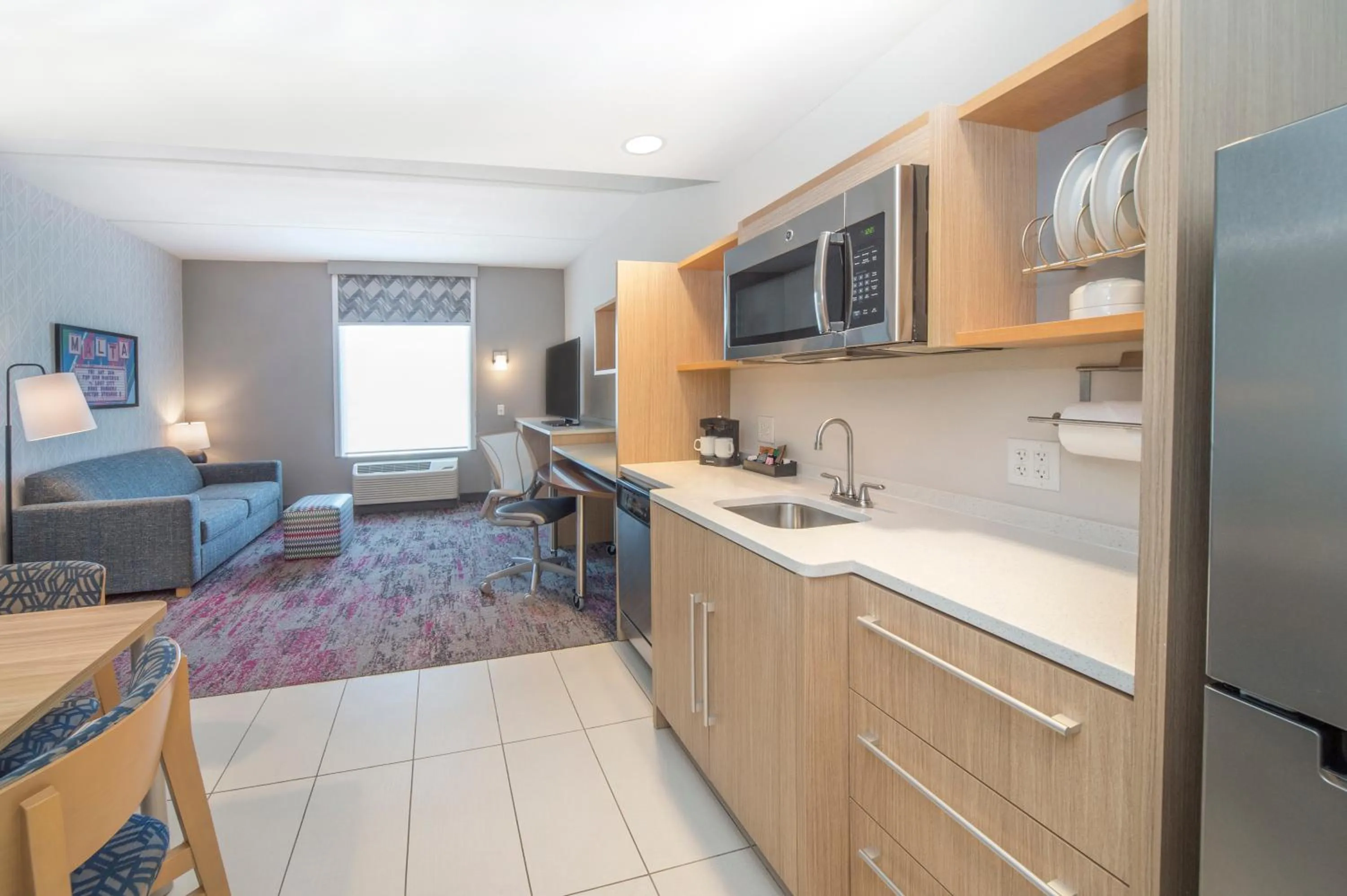 Kitchen or kitchenette in Home2 Suites by Hilton Saratoga Malta