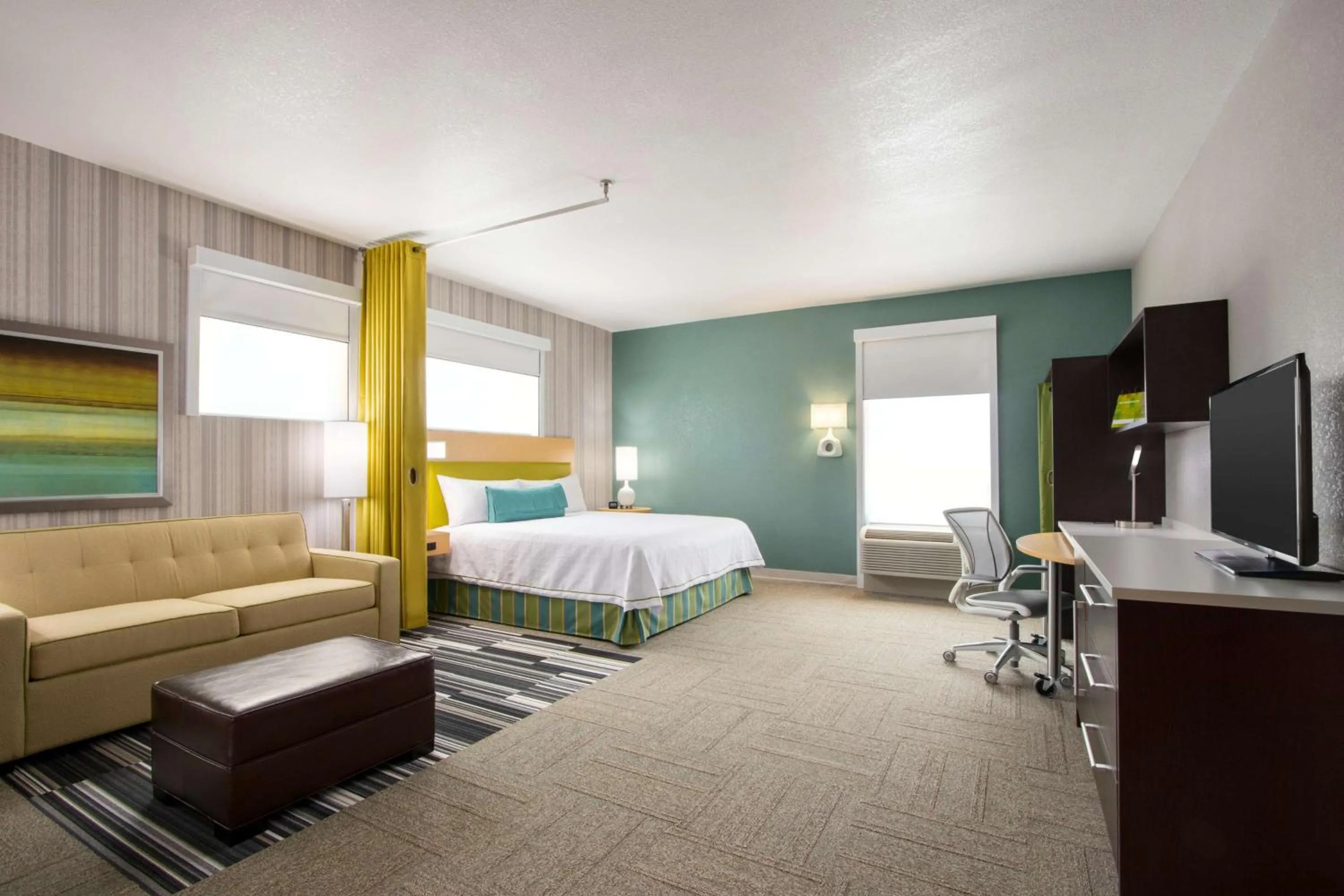 Photo of the whole room, Bed in Home2 Suites by Hilton Houston Stafford - Sugar Land