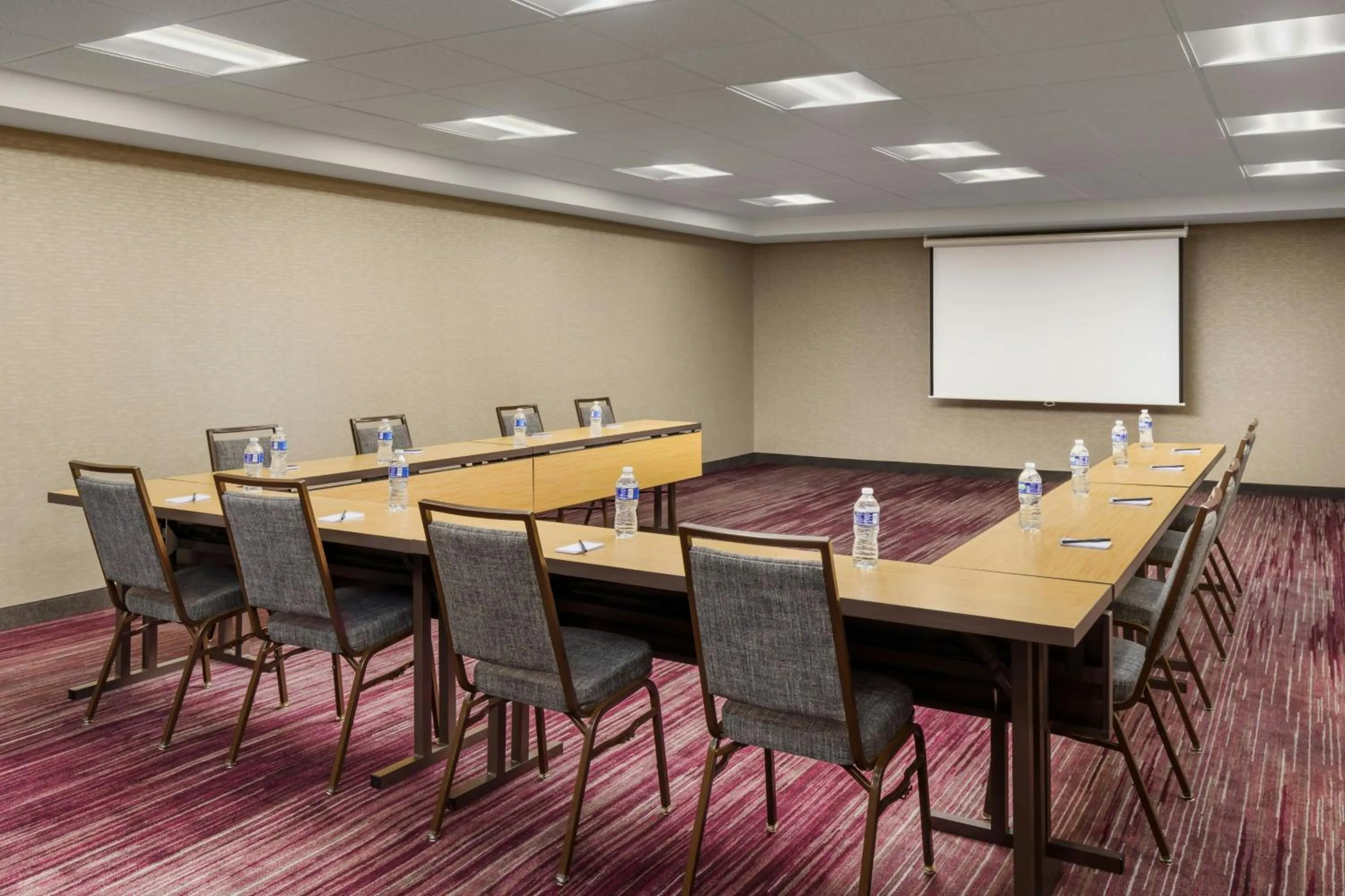 Meeting/conference room in Courtyard By Marriott Salinas Monterey