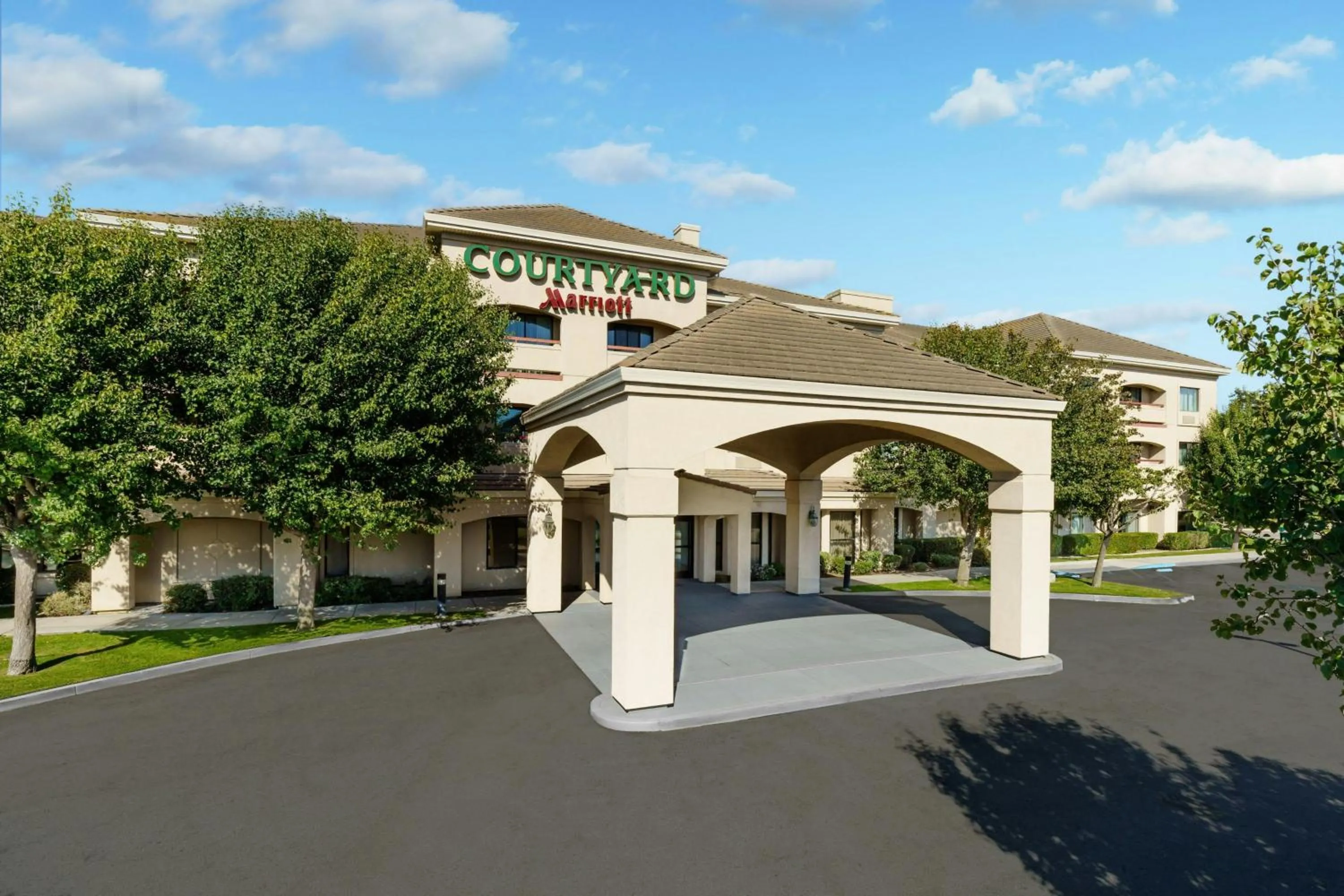Property building in Courtyard By Marriott Salinas Monterey