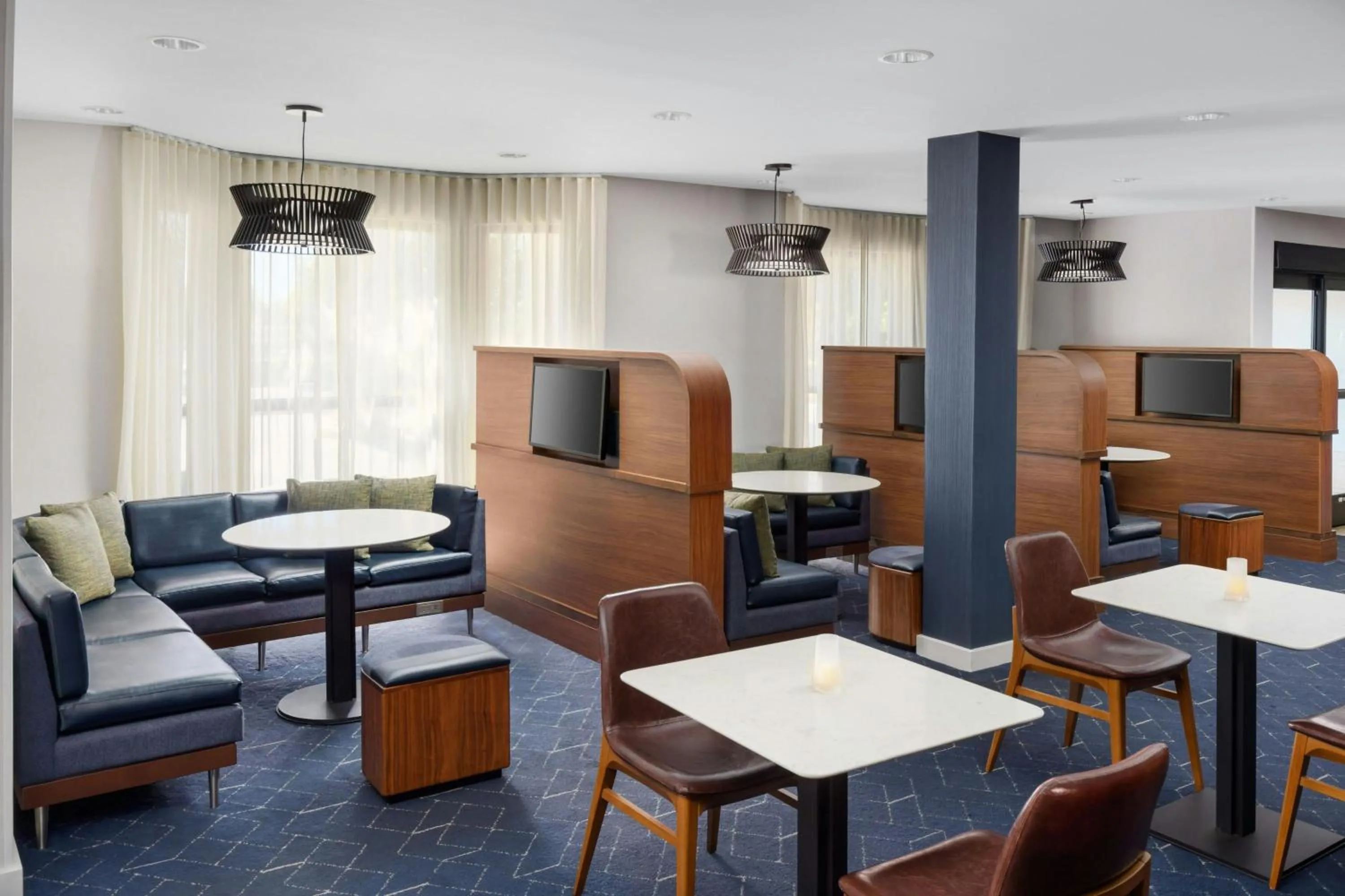 Lobby or reception in Courtyard By Marriott Salinas Monterey