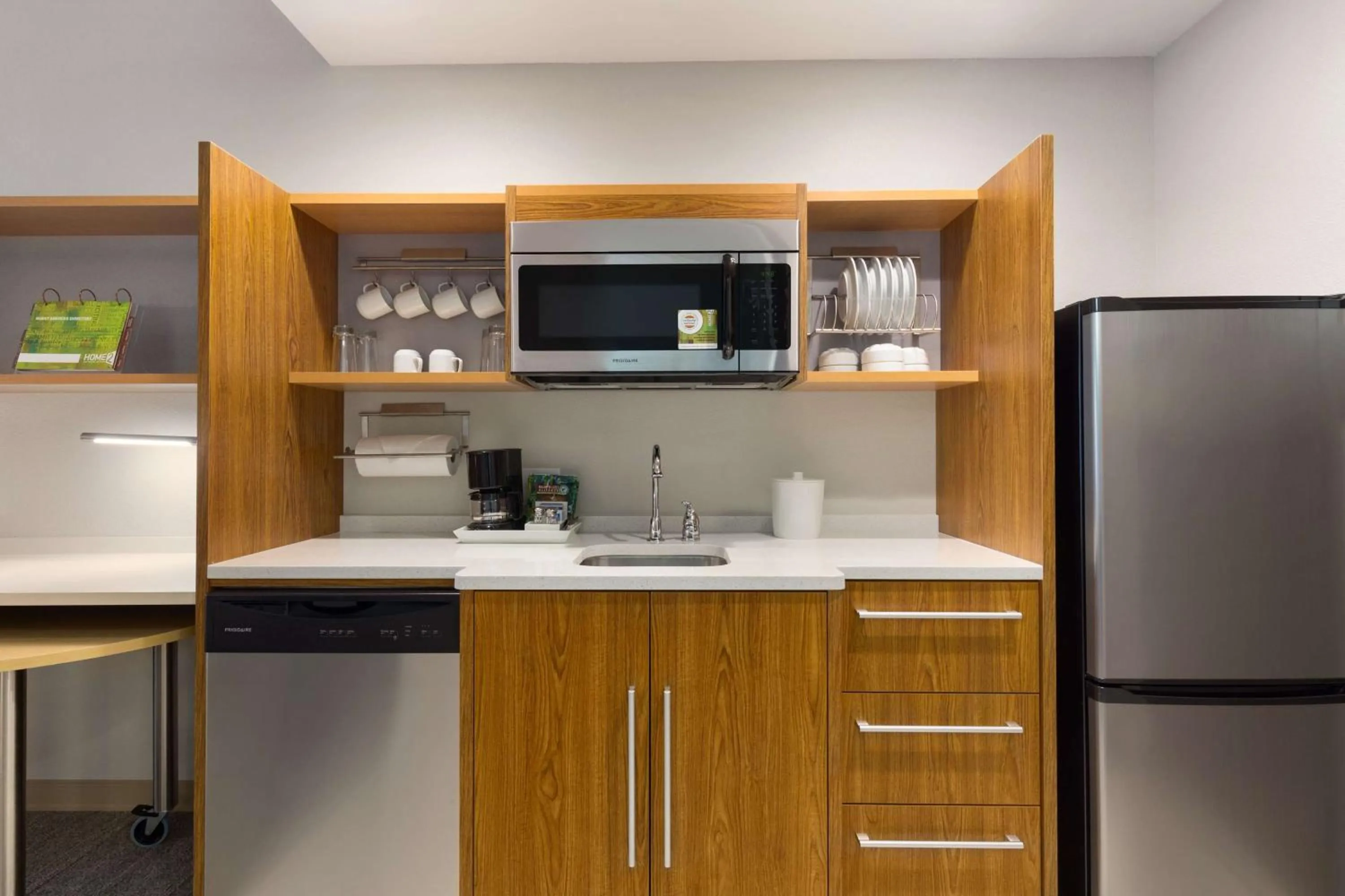 Kitchen or kitchenette in Home2 Suites by Hilton Downingtown Exton Route 30