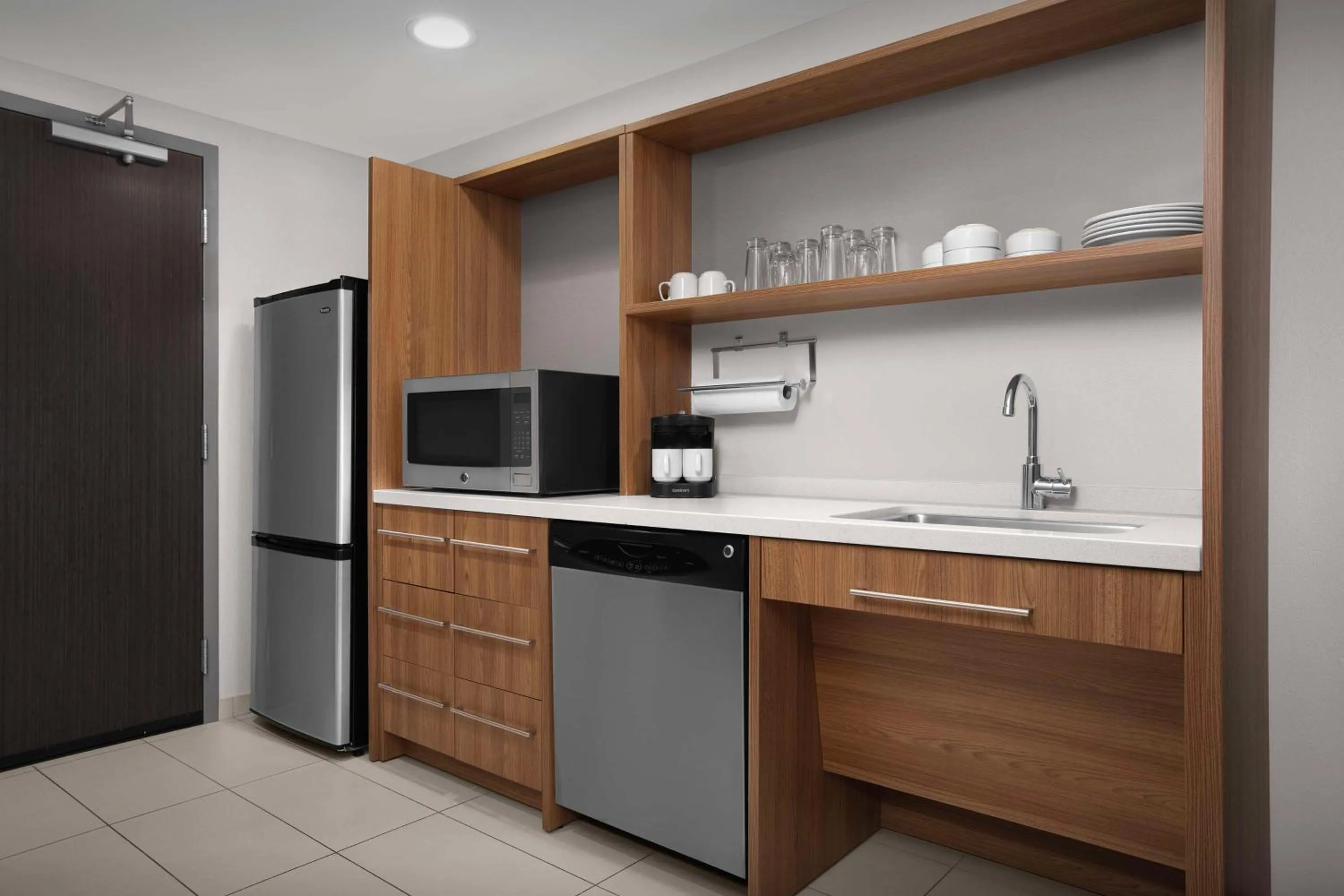 Kitchen or kitchenette in Home2 Suites by Hilton Phoenix Chandler