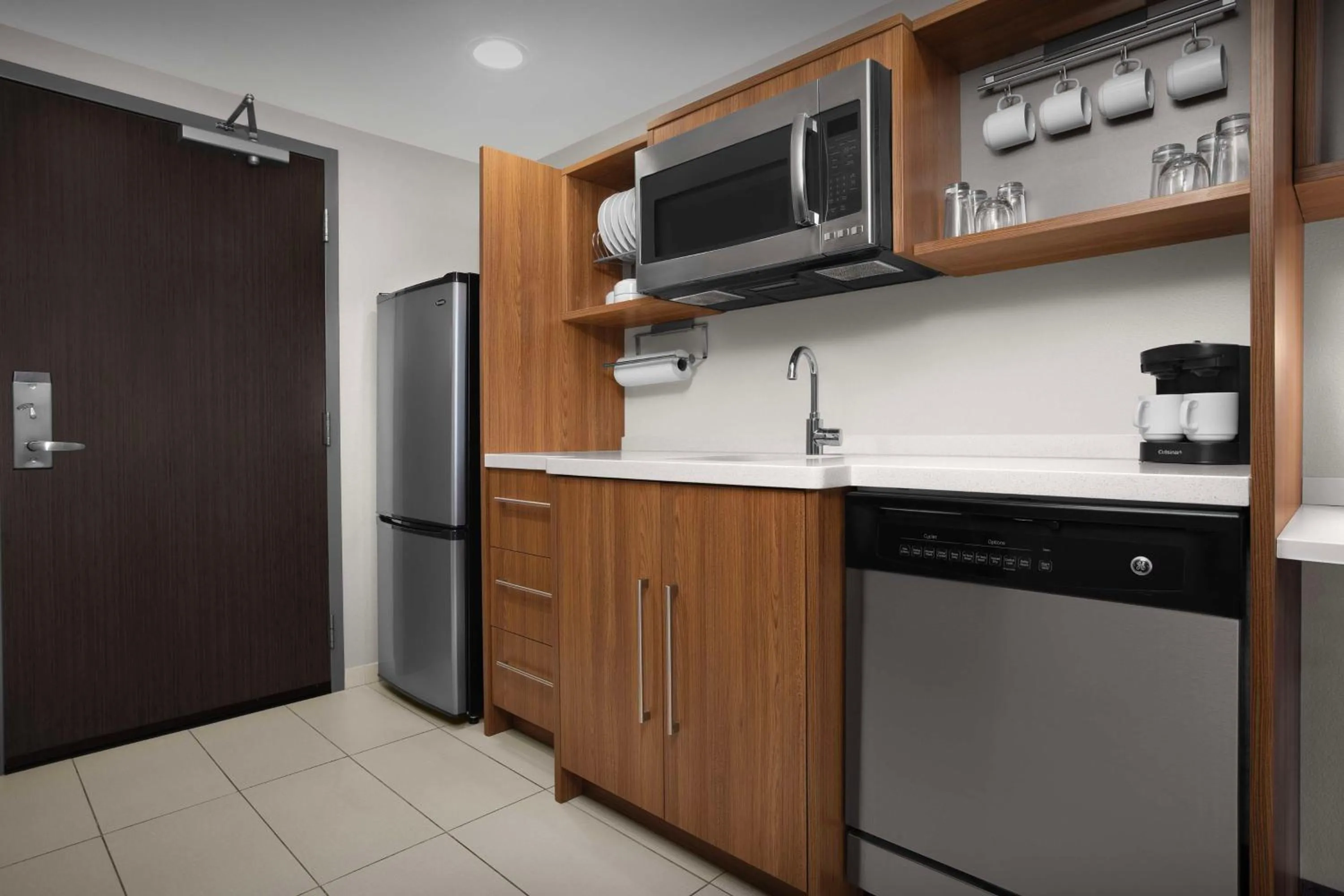 Kitchen or kitchenette in Home2 Suites by Hilton Phoenix Chandler