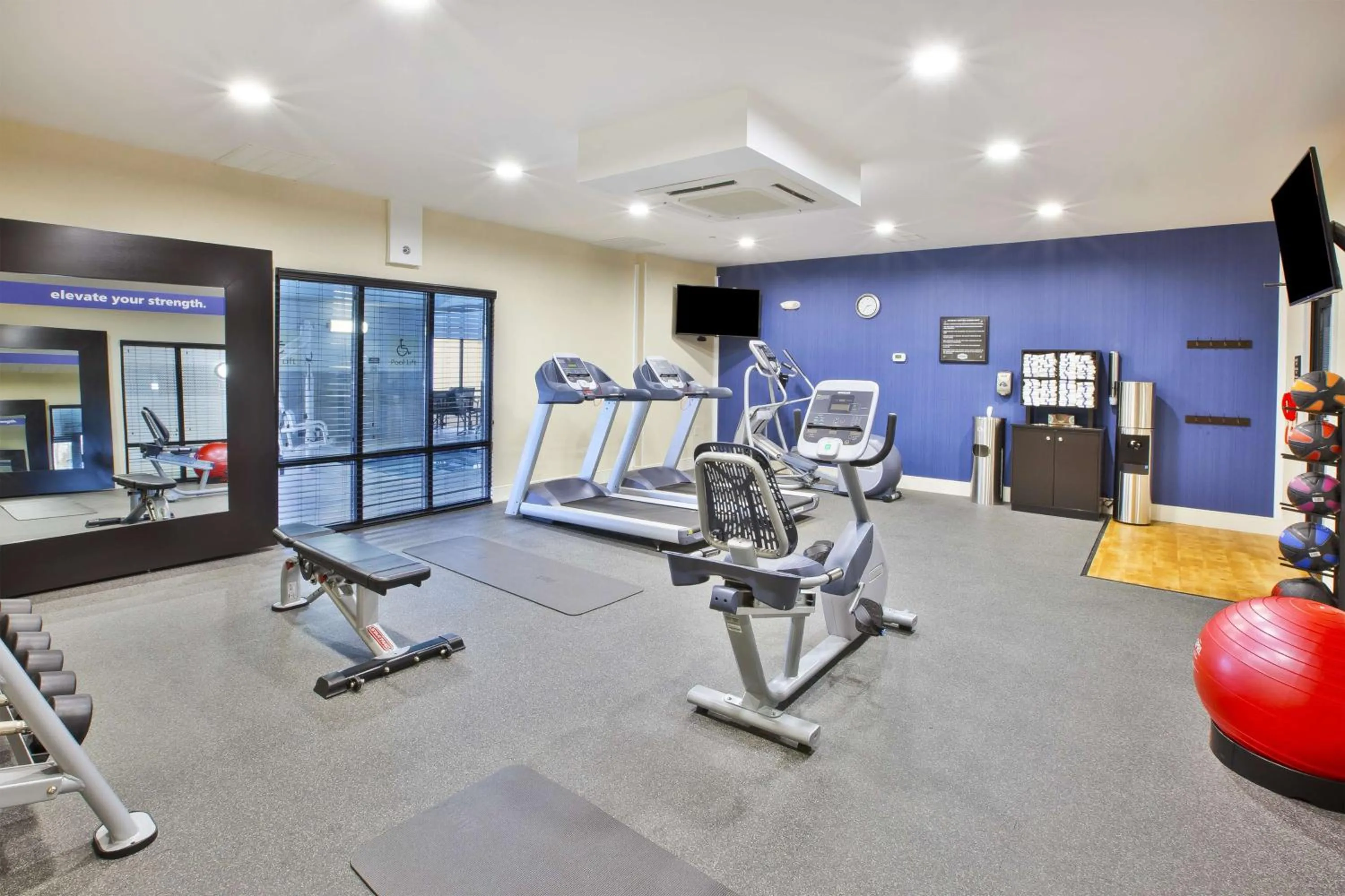 Fitness centre/facilities in Hampton Inn & Suites Alliance