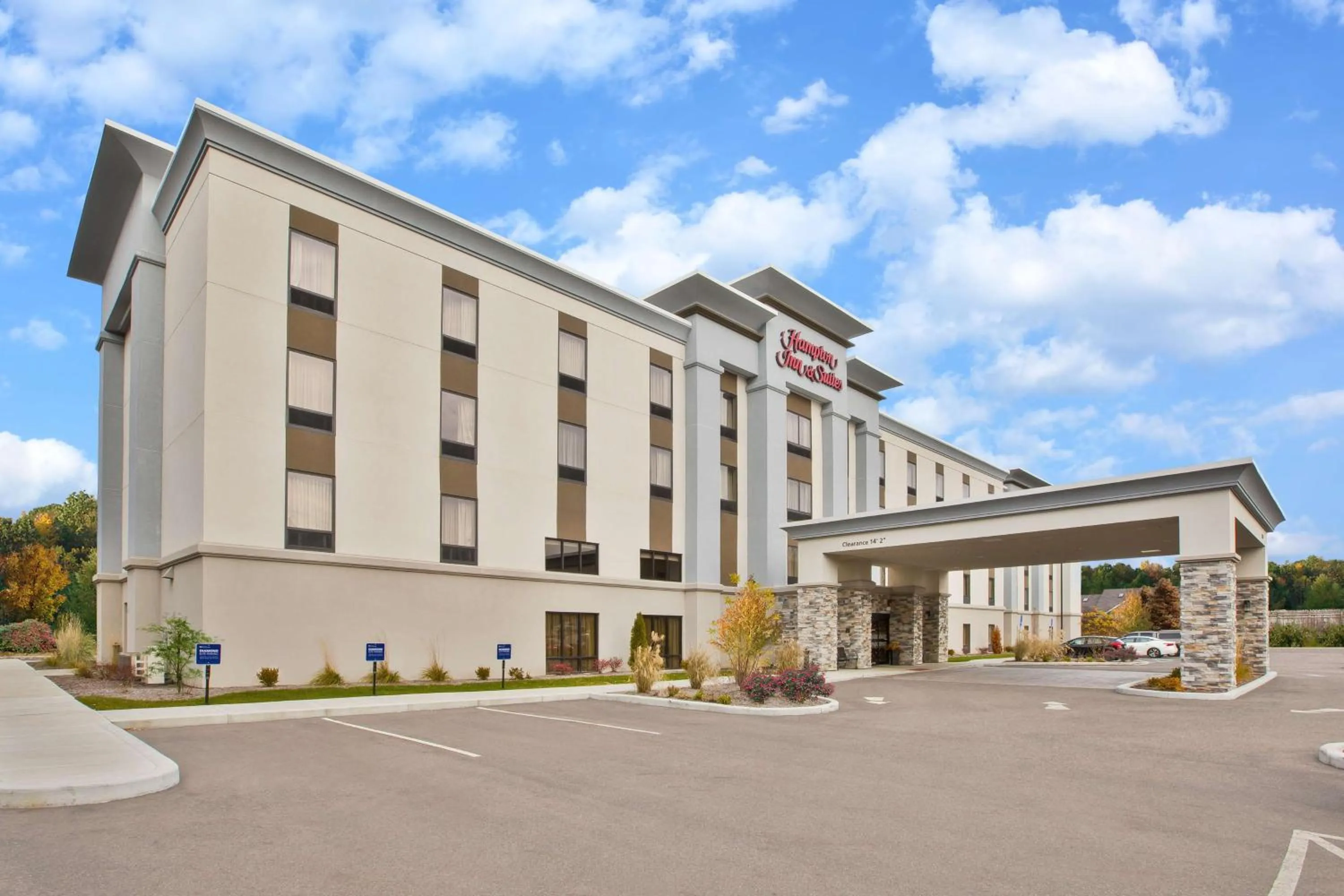 Property building in Hampton Inn & Suites Alliance