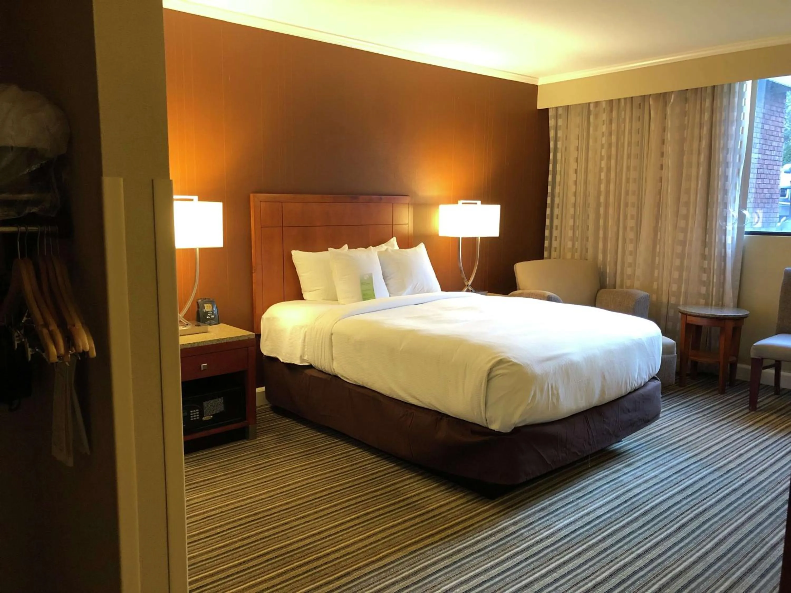 One Double Bed with Accessible Tub in DoubleTree by Hilton Akron Fairlawn