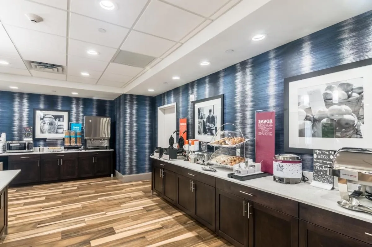 Breakfast in Hampton Inn Oklahoma City Northeast OK