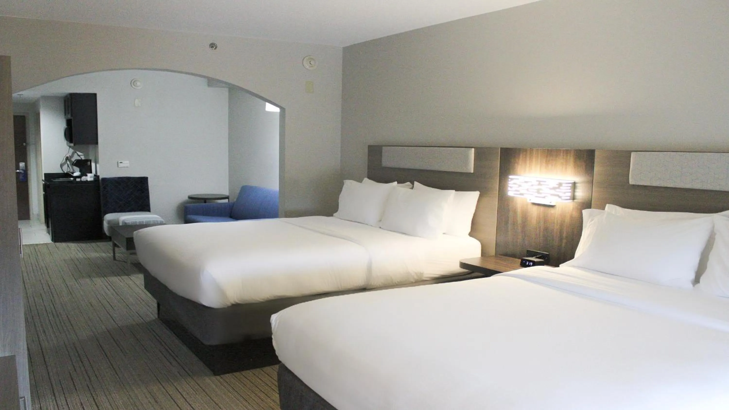 Photo of the whole room, Bed in Holiday Inn Express Hotel & Suites Hope Mills-Fayetteville Airport by IHG