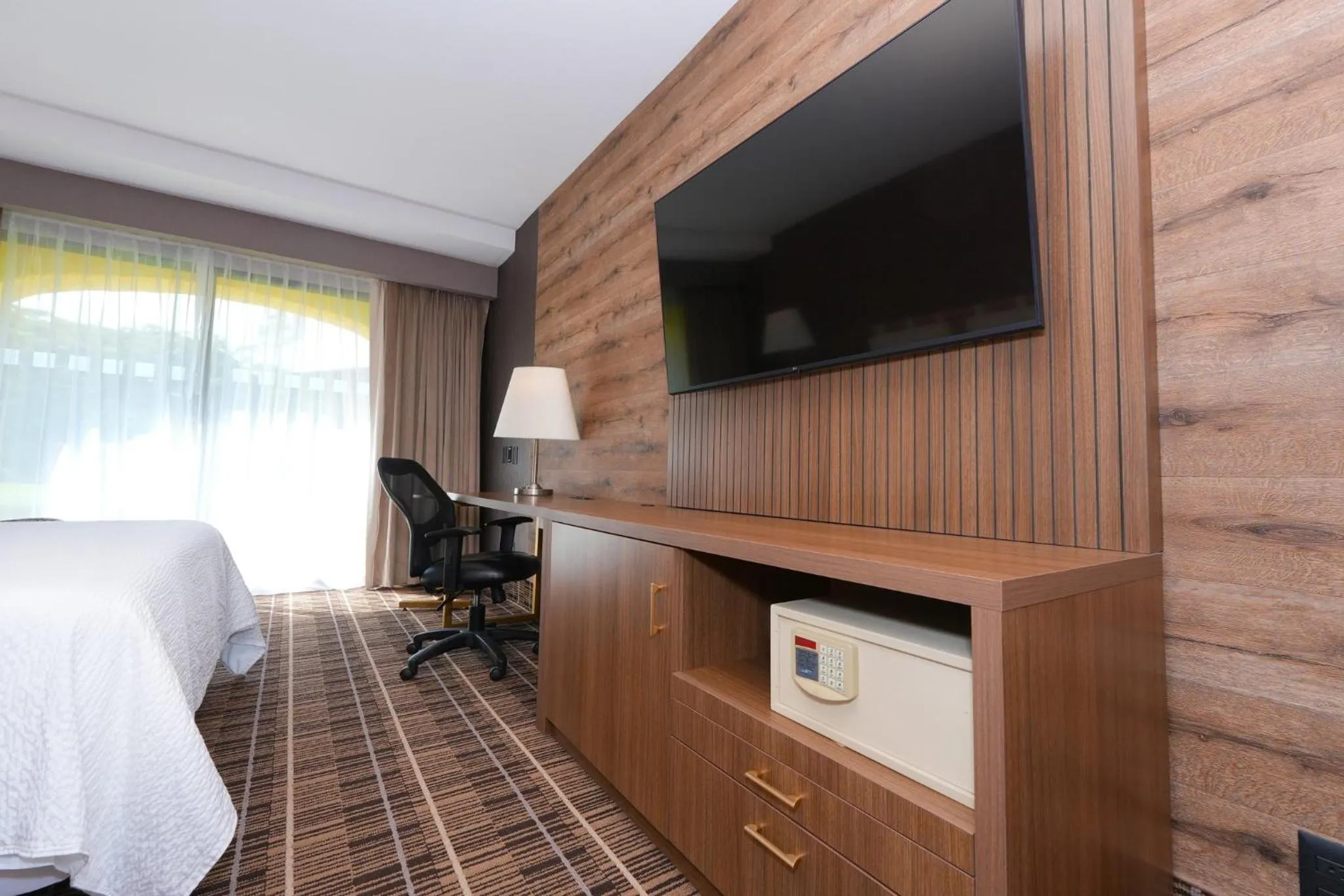 Photo of the whole room, Bed in Holiday Inn Queretaro Centro Historico by IHG