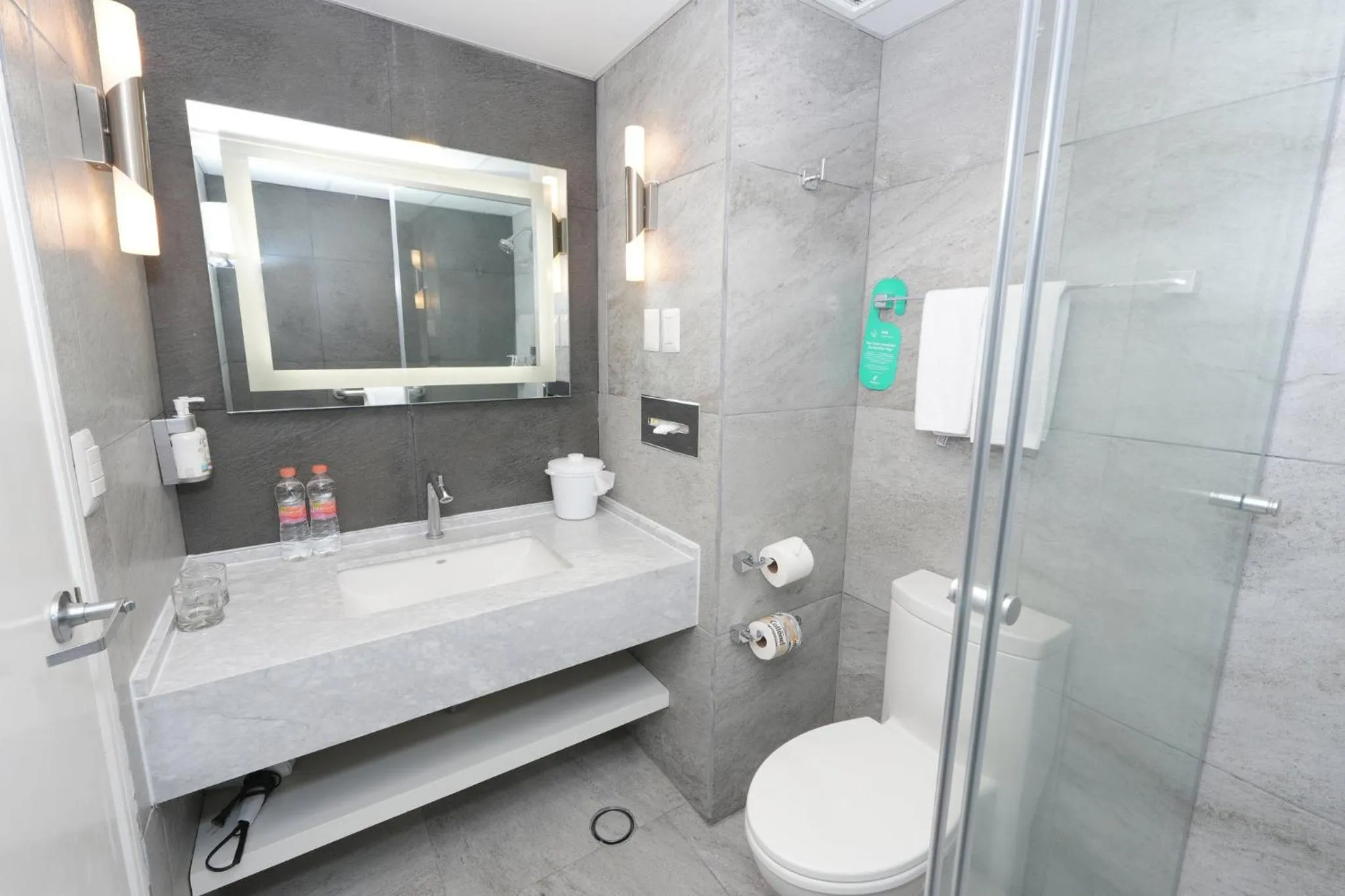 Photo of the whole room in Holiday Inn Queretaro Centro Historico by IHG