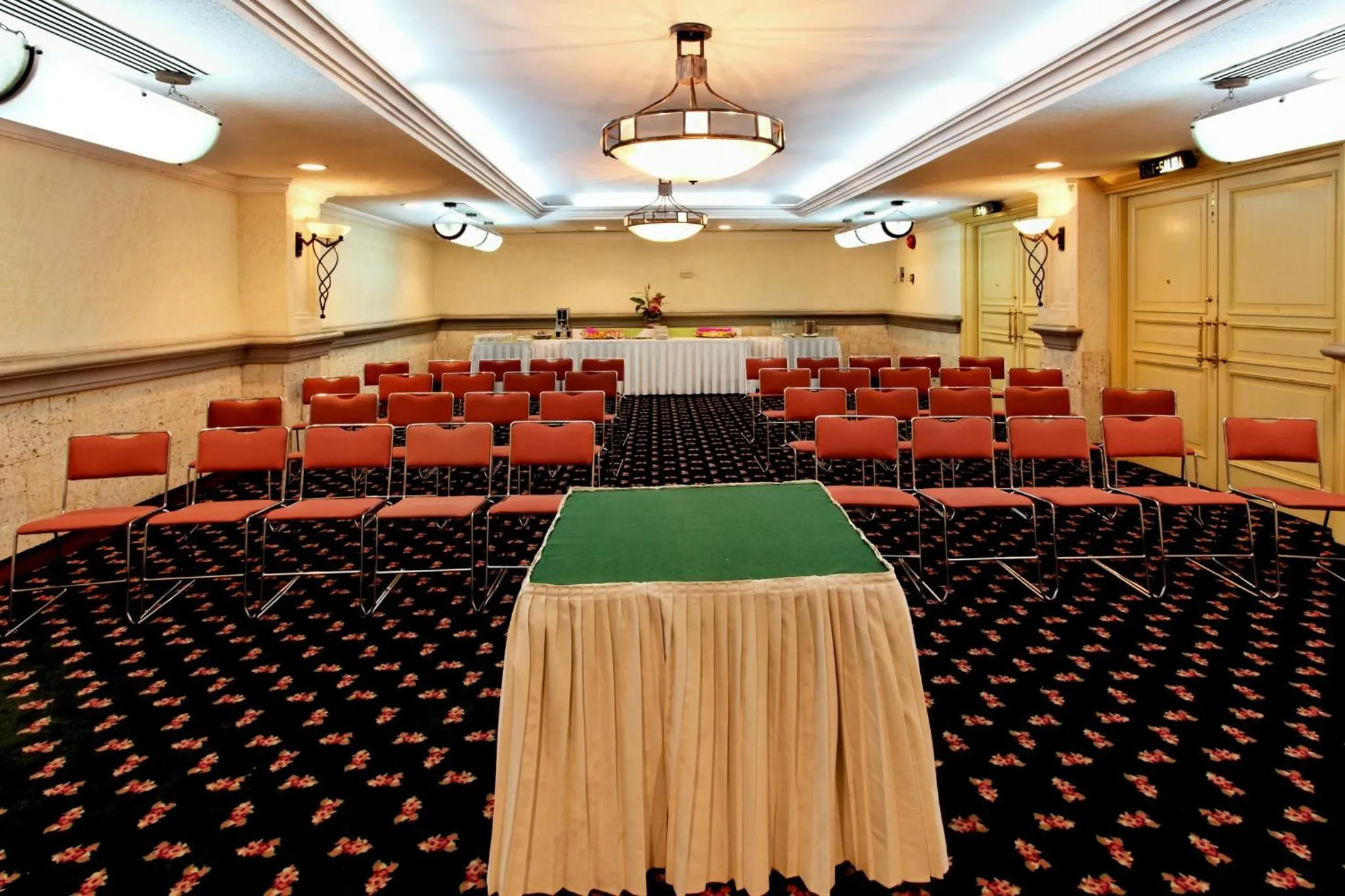 Meeting/conference room in Holiday Inn Queretaro Centro Historico by IHG