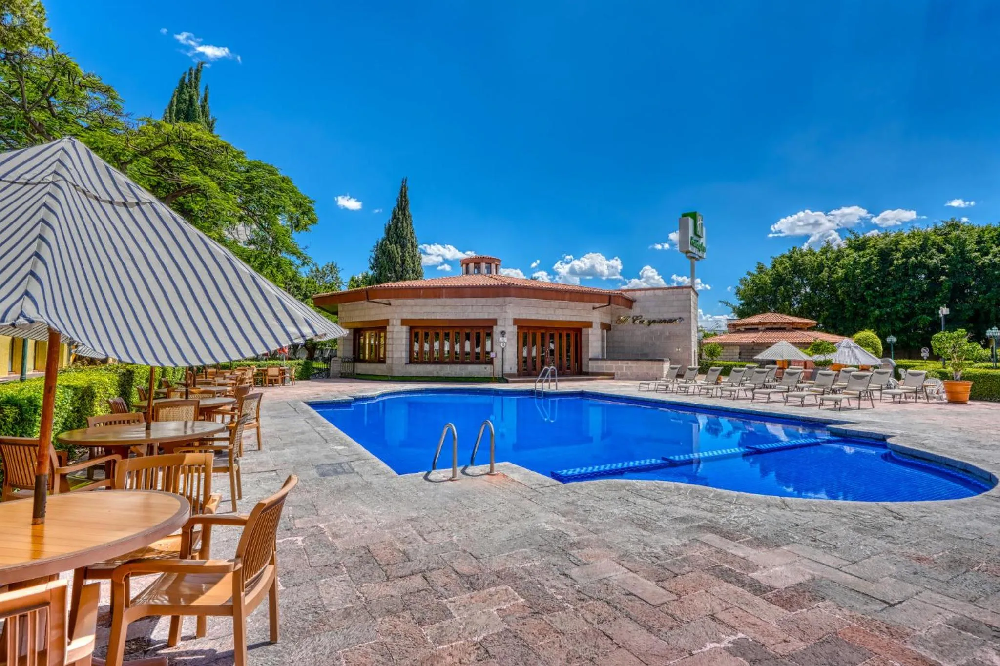 Swimming pool in Holiday Inn Queretaro Centro Historico by IHG
