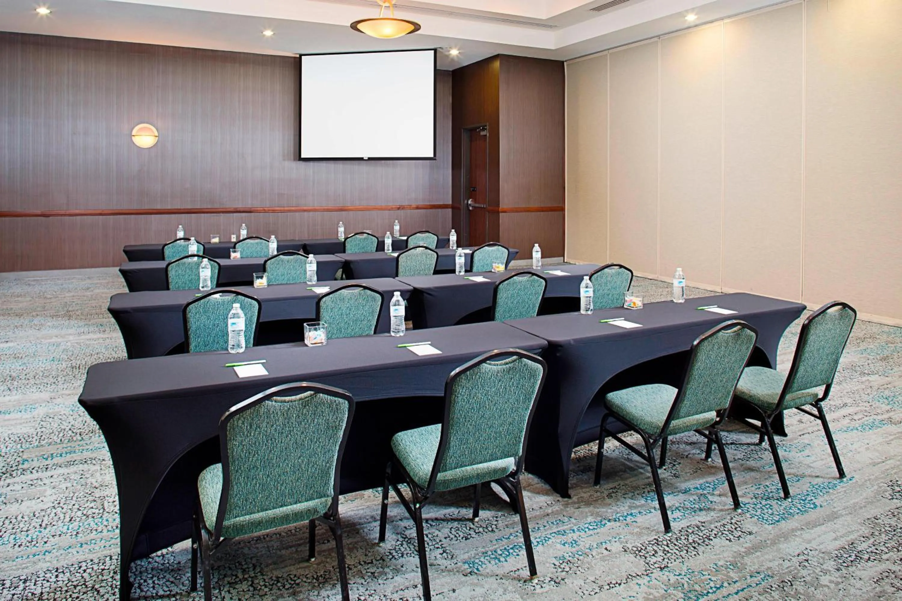 Meeting/conference room in Courtyard by Marriott San Antonio SeaWorld Westover Hills