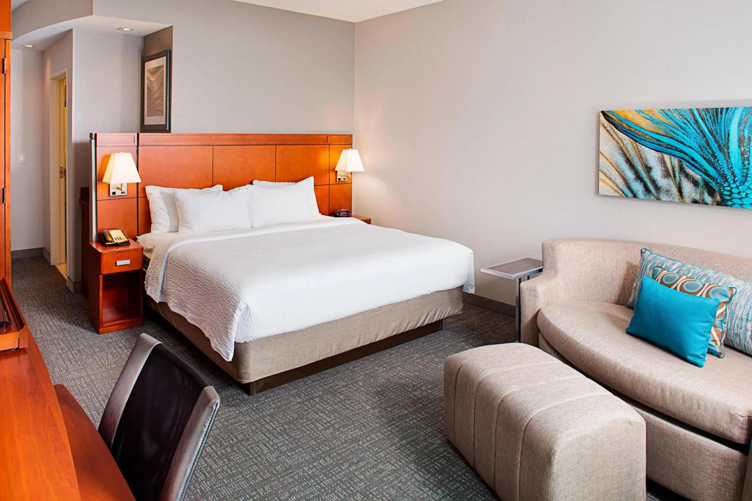 Photo of the whole room, Bed in Courtyard by Marriott San Antonio SeaWorld Westover Hills
