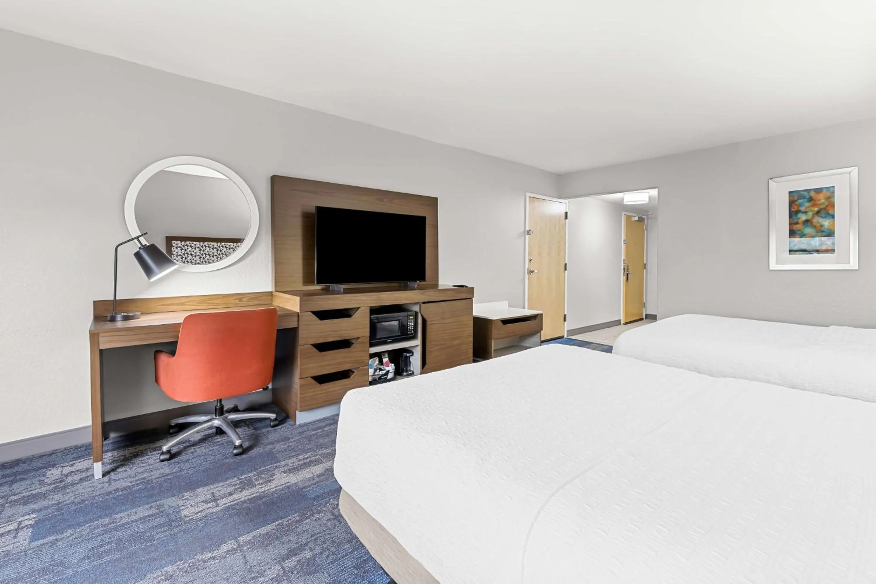 Bedroom, Bed in Hampton Inn Florence Midtown near University of North Alabama