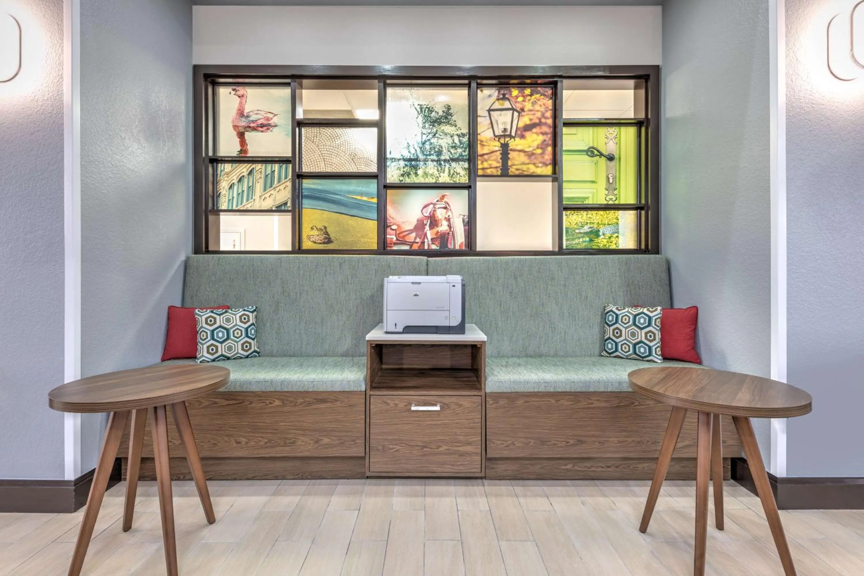 Business facilities in Hampton Inn and Suites Lake Jackson-Clute