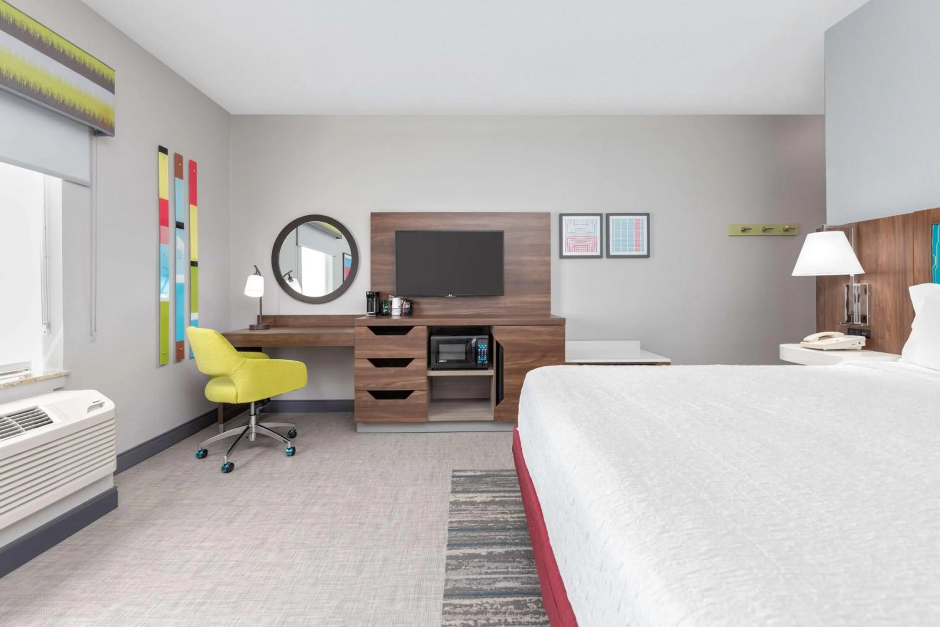 Photo of the whole room, Bed in Hampton Inn and Suites Lake Jackson-Clute