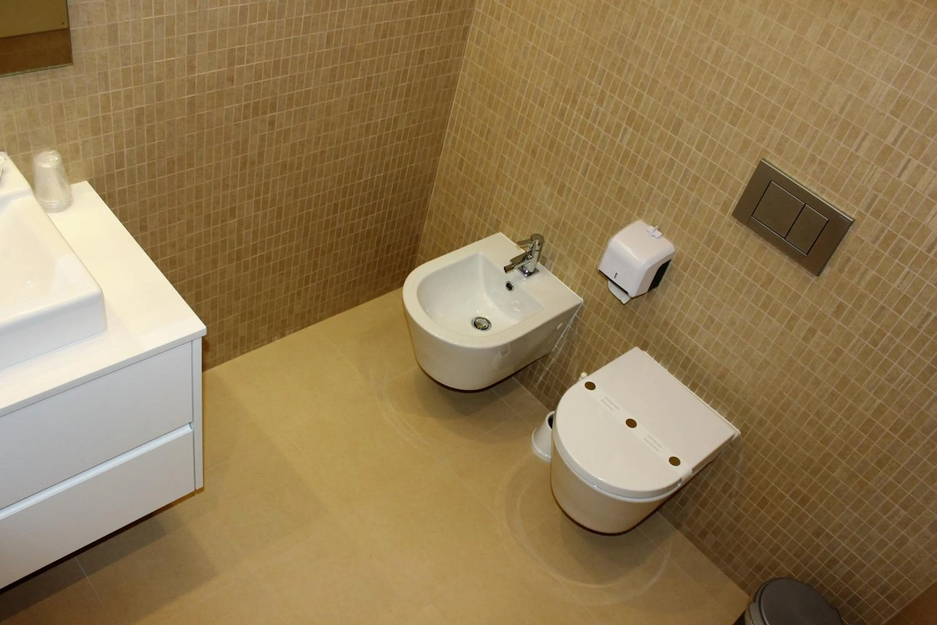 Bathroom in Apartamentos Turisticos da Nazare