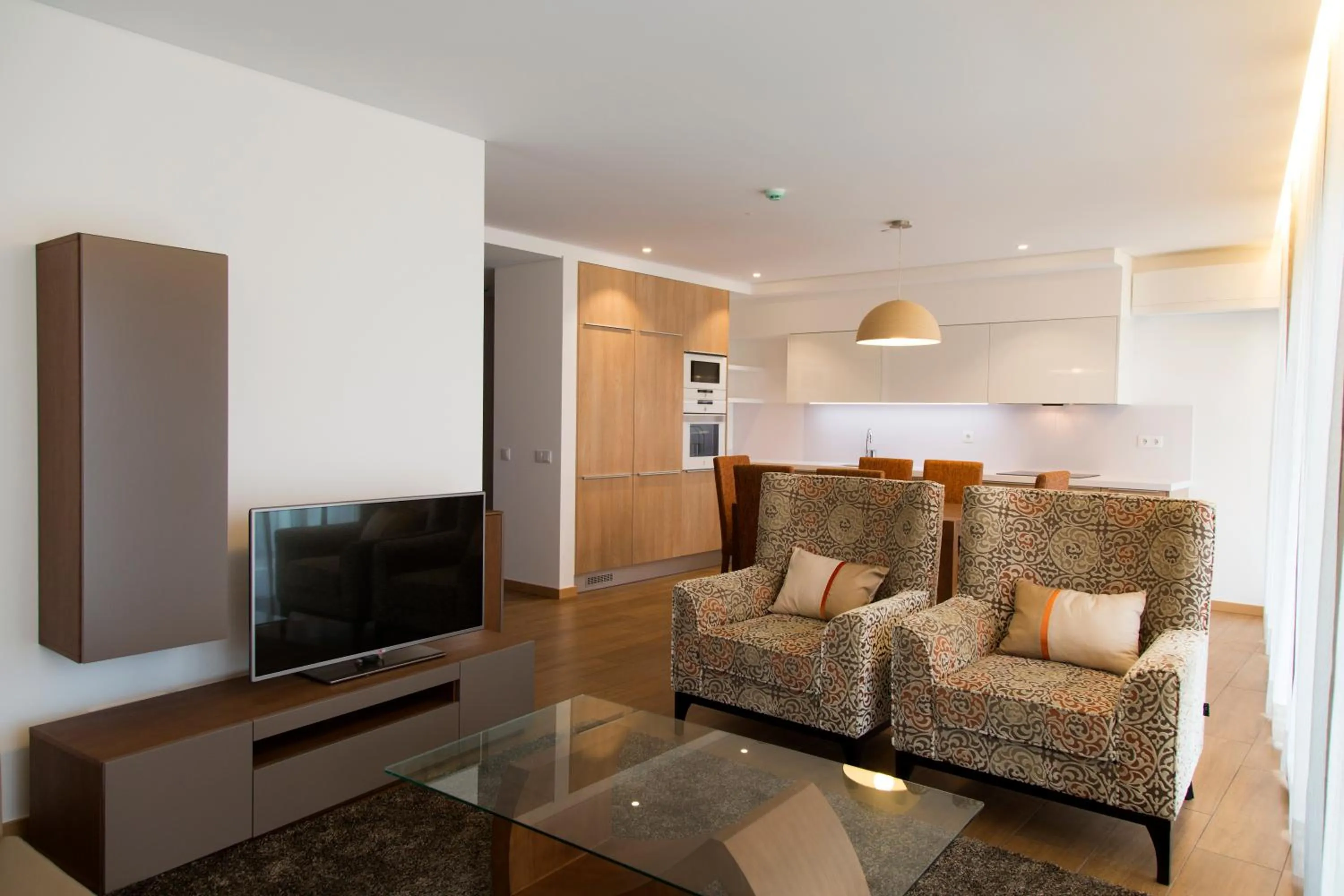 TV and multimedia in Apartamentos Turisticos da Nazare