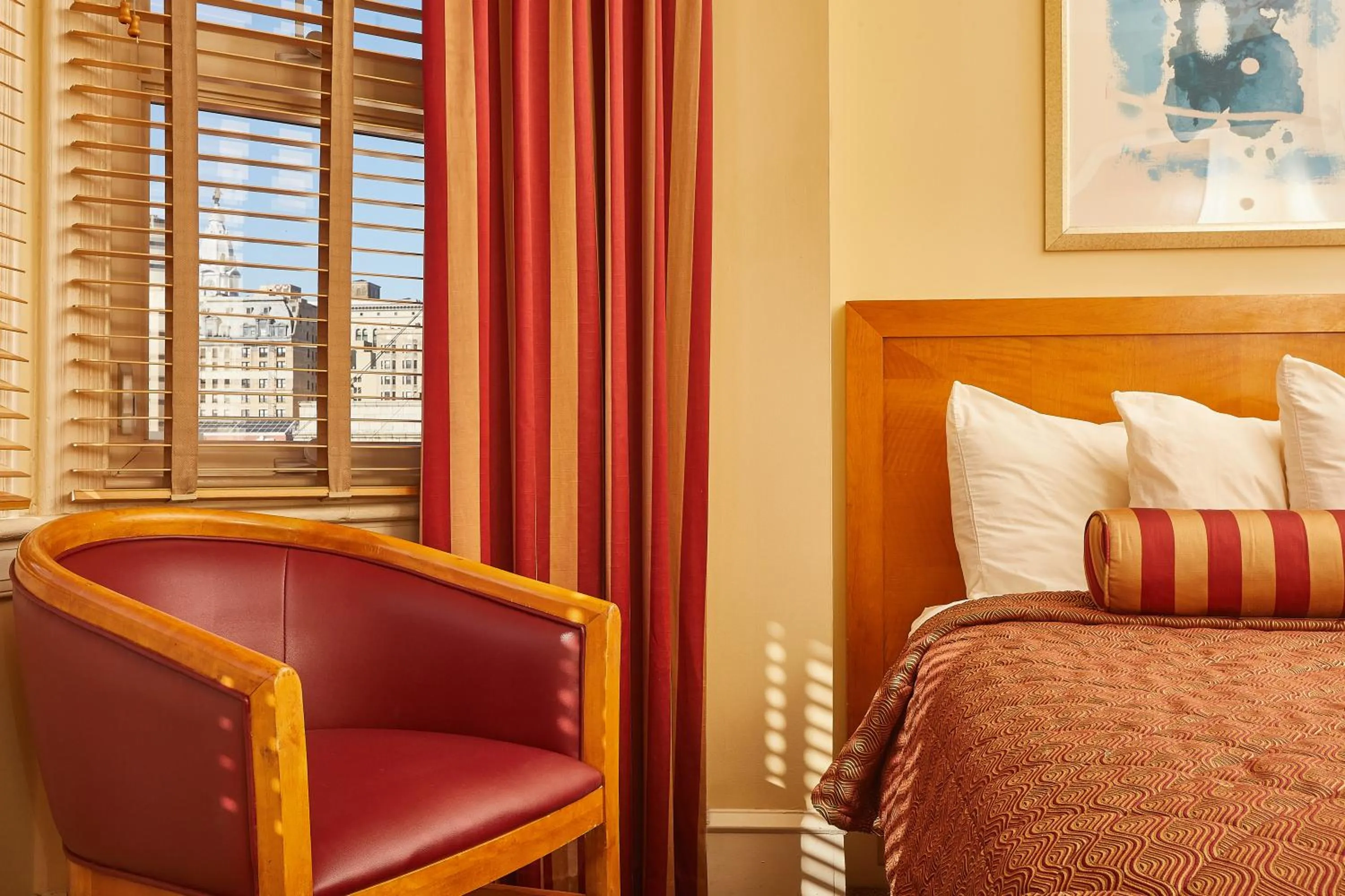 Bed in Alexander Inn