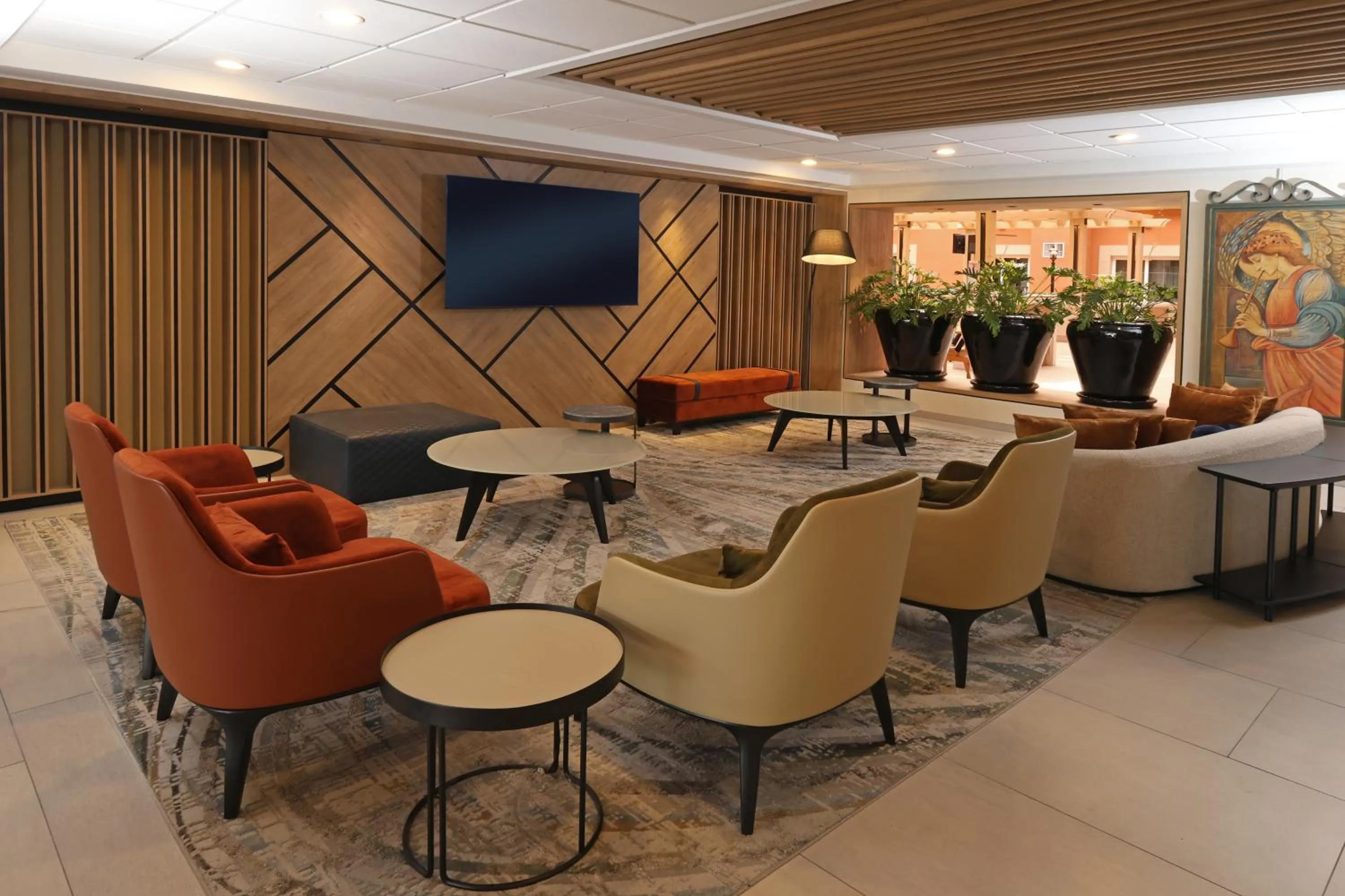 TV and multimedia in Holiday Inn Express Monterrey Galerias-San Jeronimo by IHG