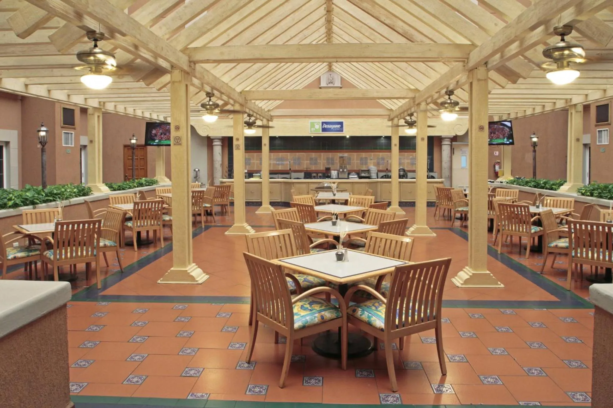 Restaurant/places to eat in Holiday Inn Express Monterrey Galerias-San Jeronimo by IHG