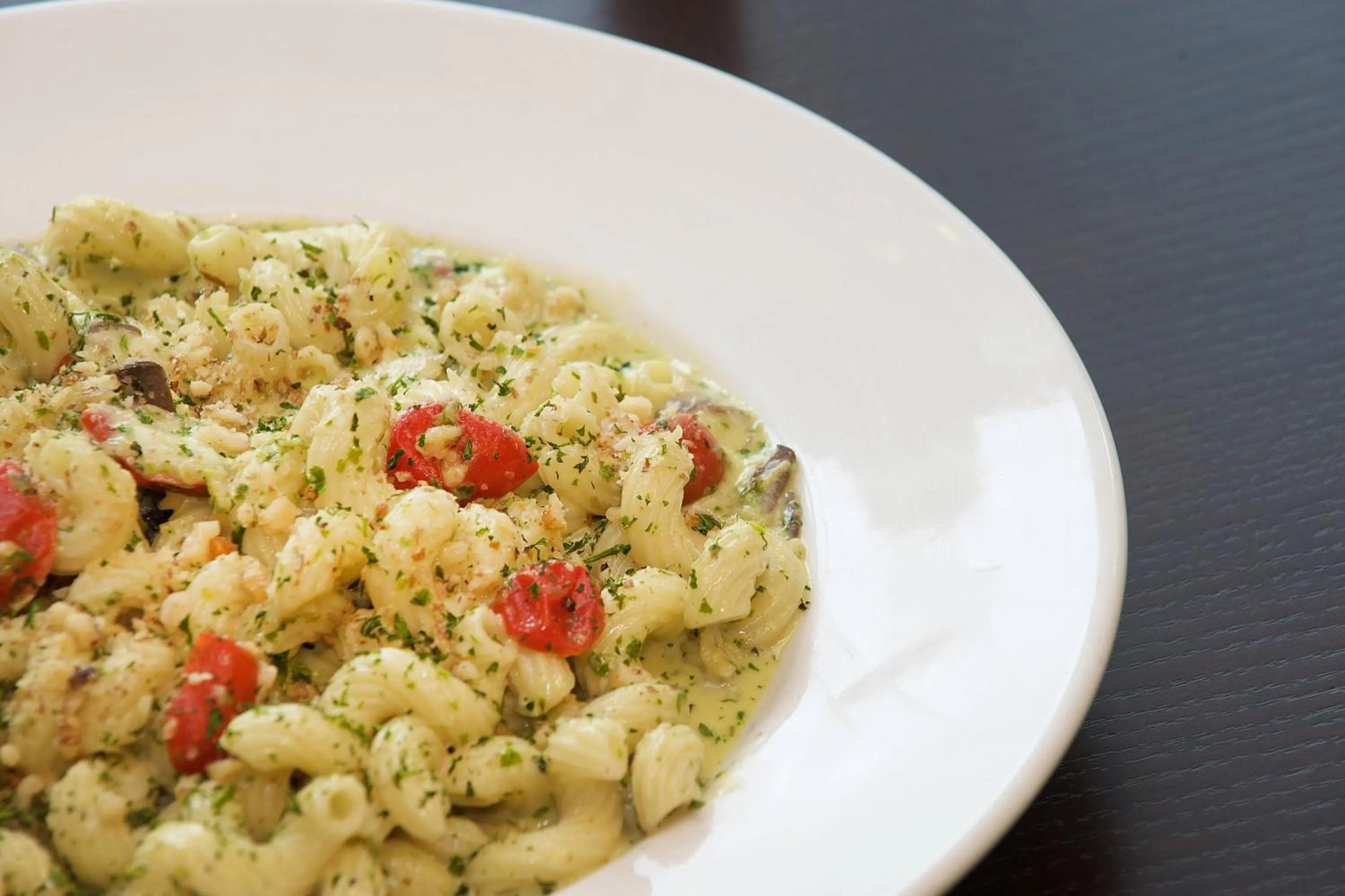 Restaurant/places to eat in Courtyard Portland Downtown / Convention Center