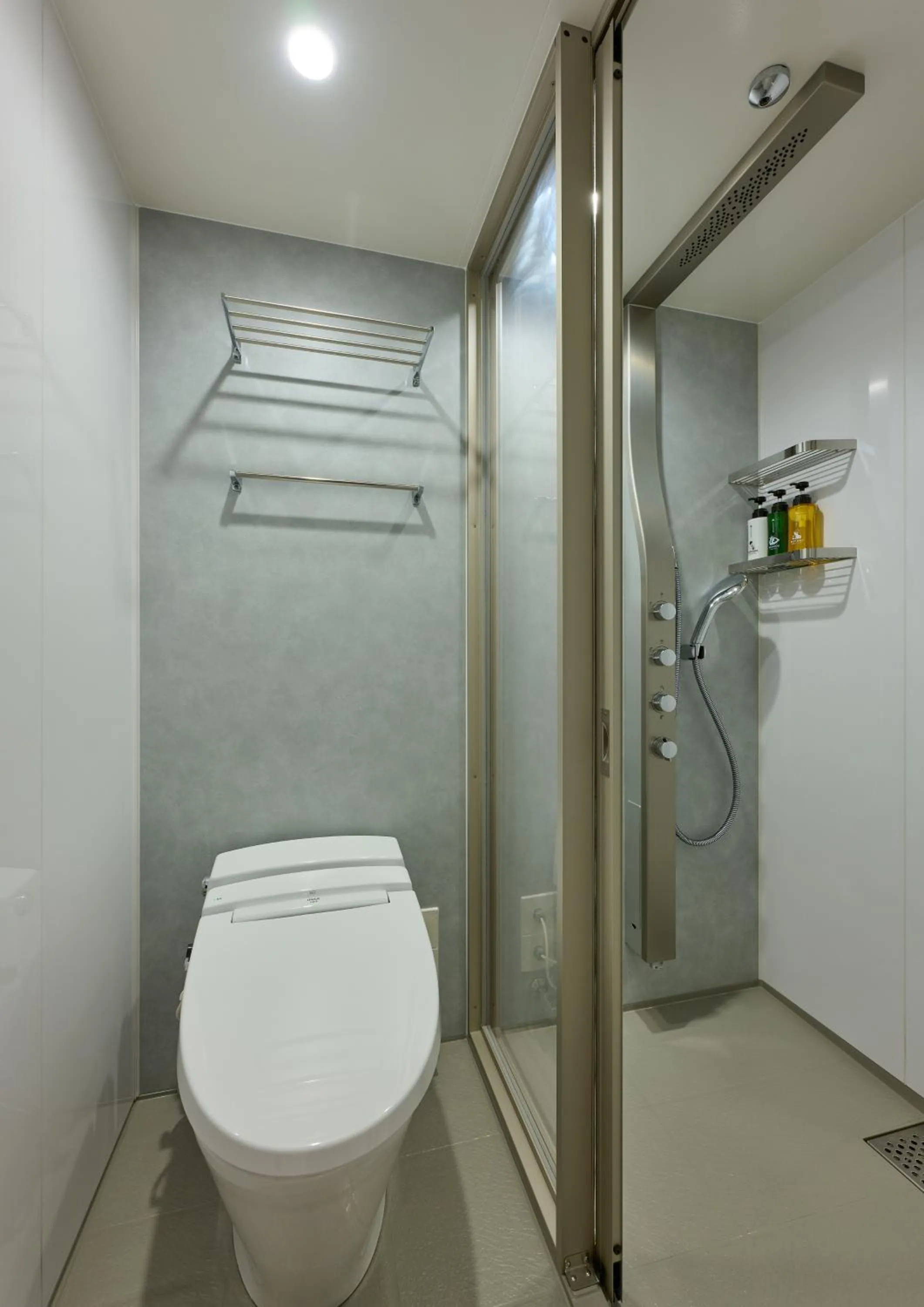 Shower in Izumo Royal Hotel