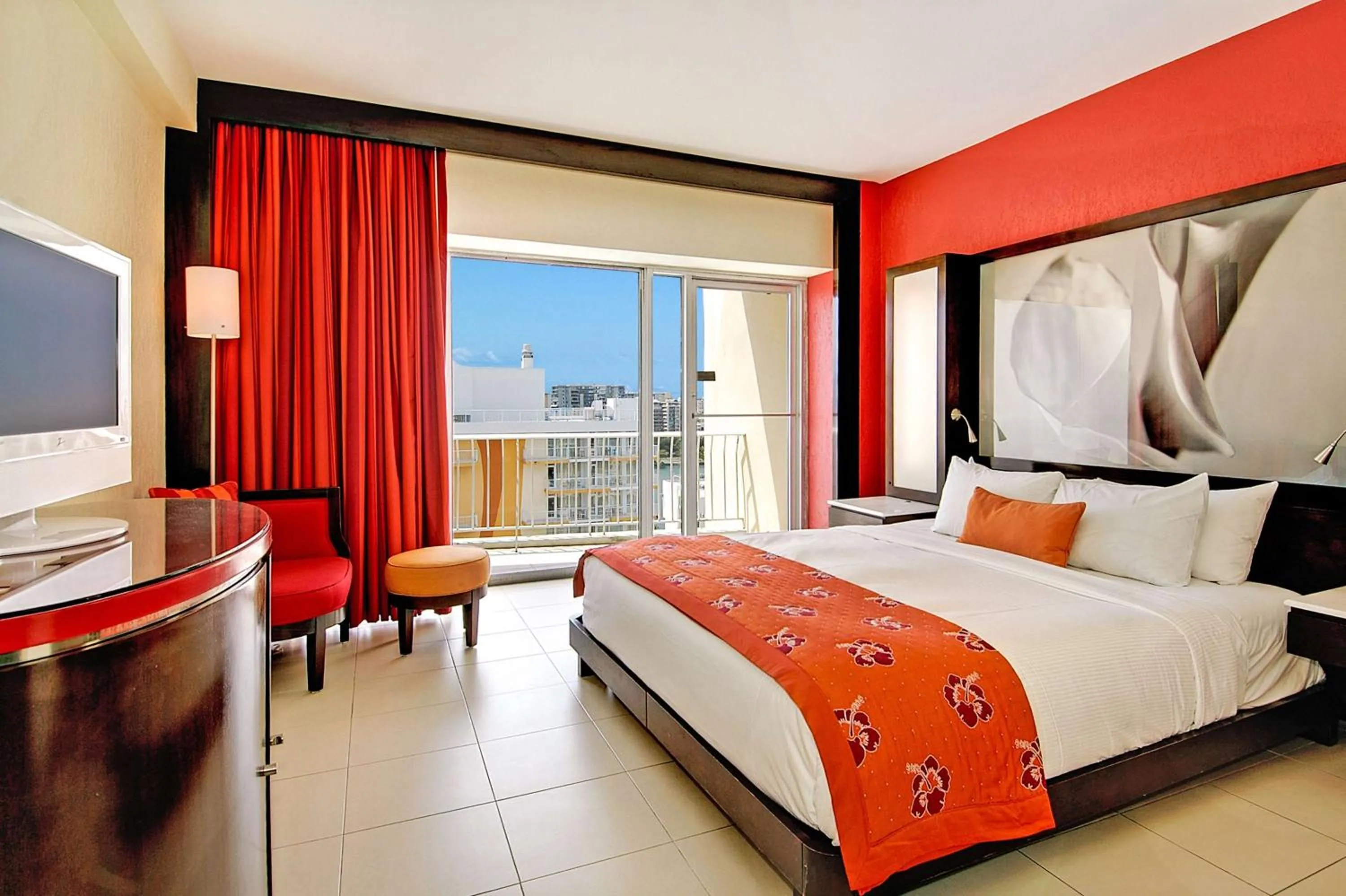 Bed in The Condado Plaza Hotel