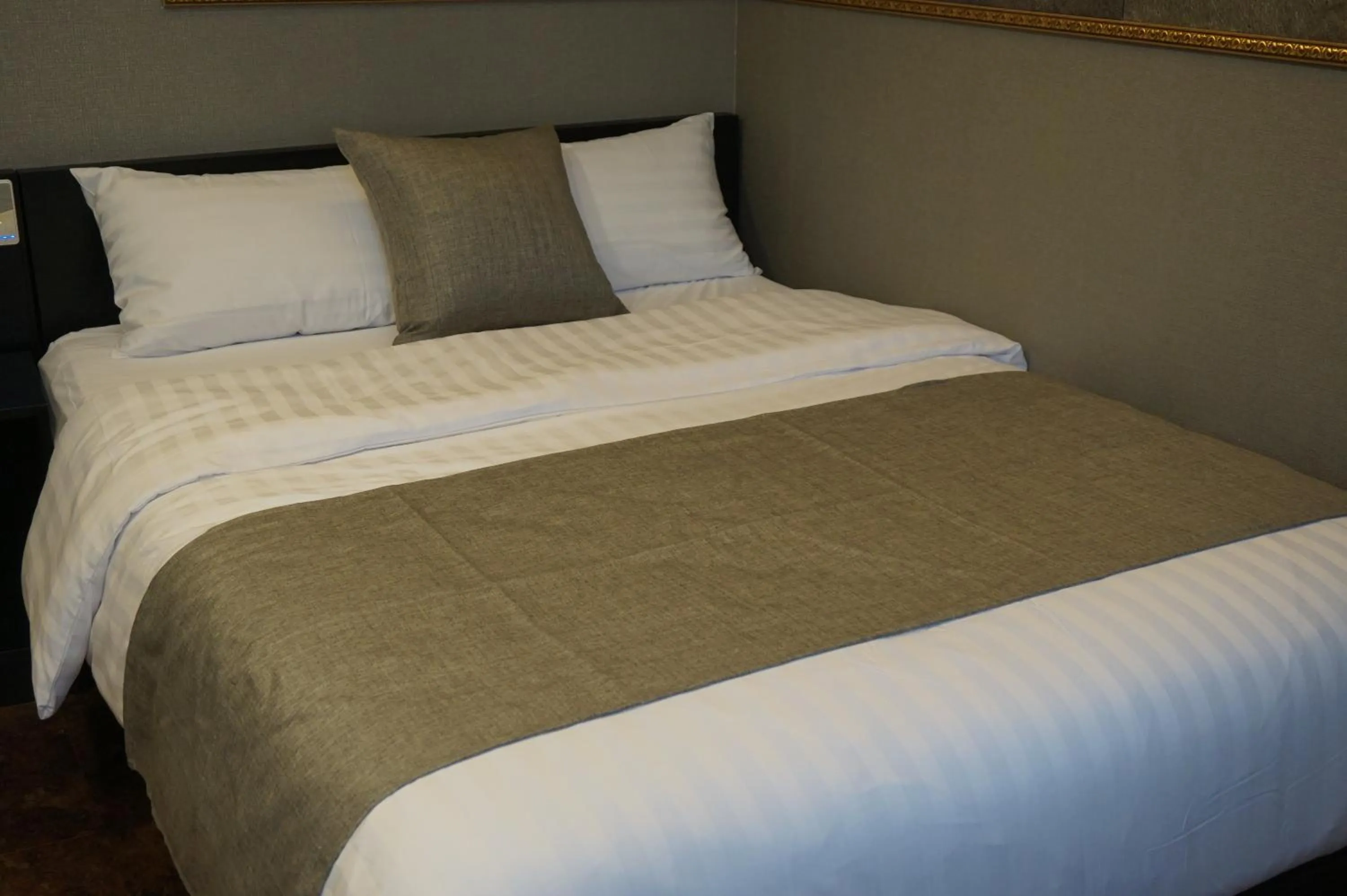 Bed in Major Hotel 2