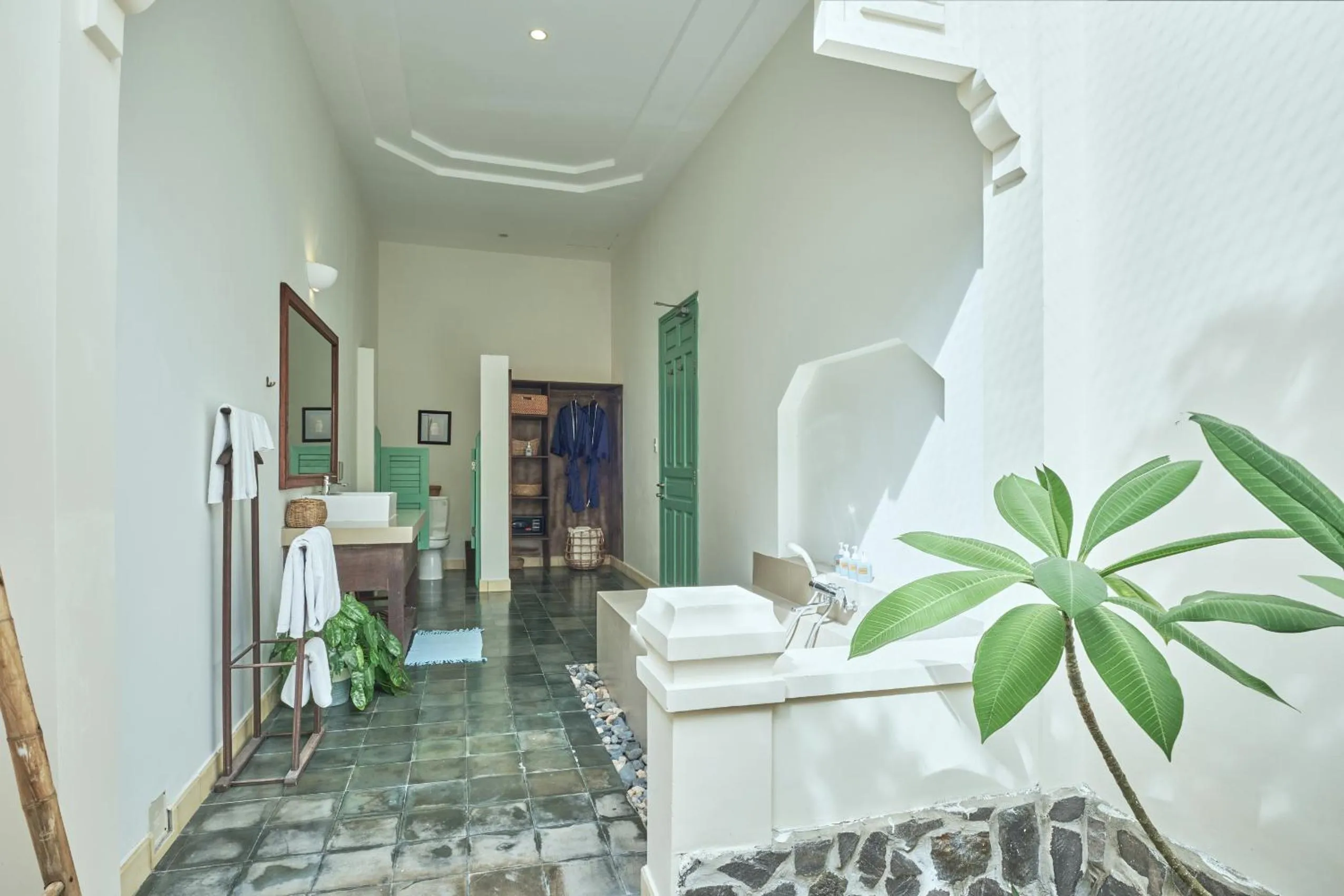 Bathroom, Bed in Poulo Condor Boutique Resort & Spa