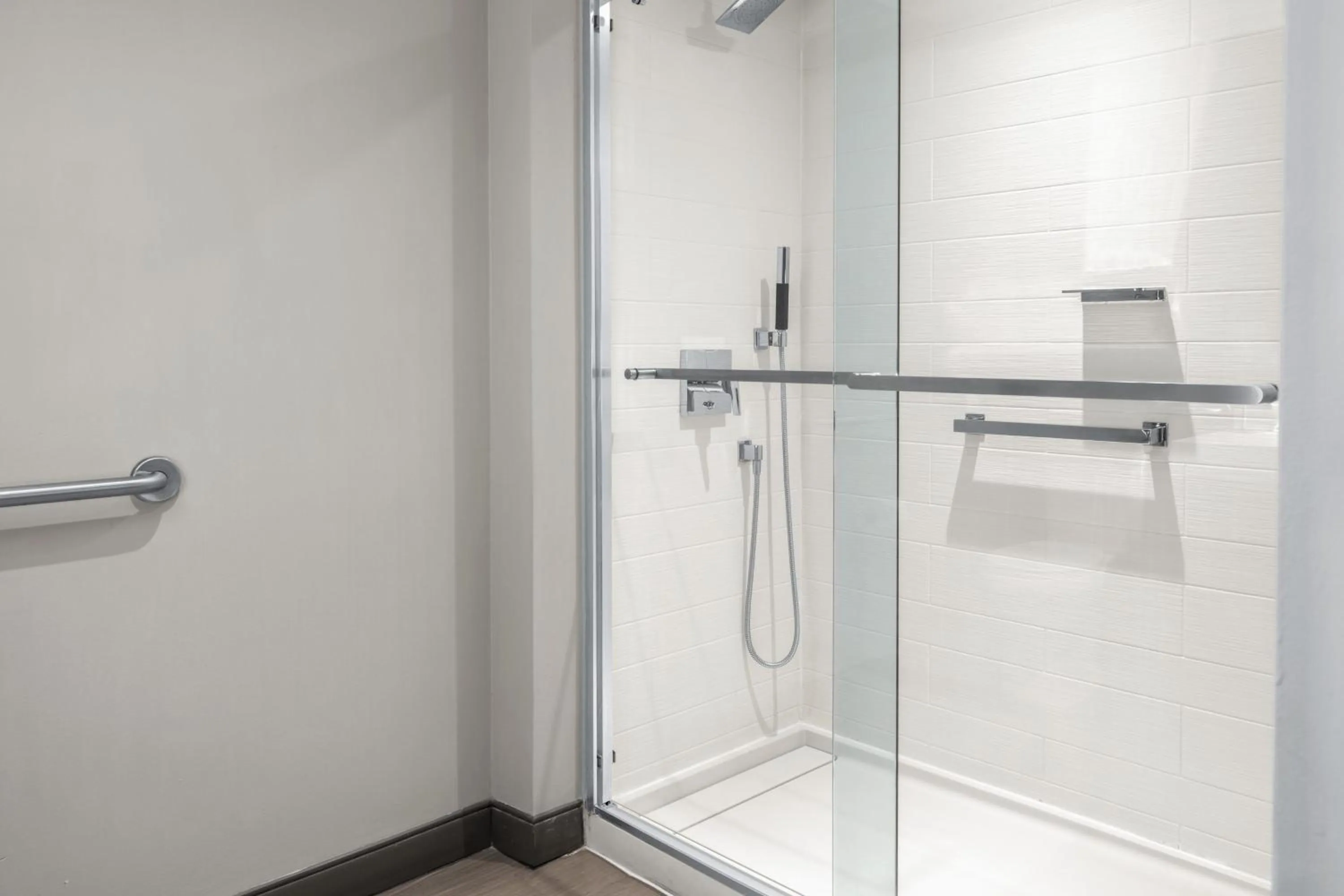 Bathroom in San Juan Marriott Resort and Stellaris Casino