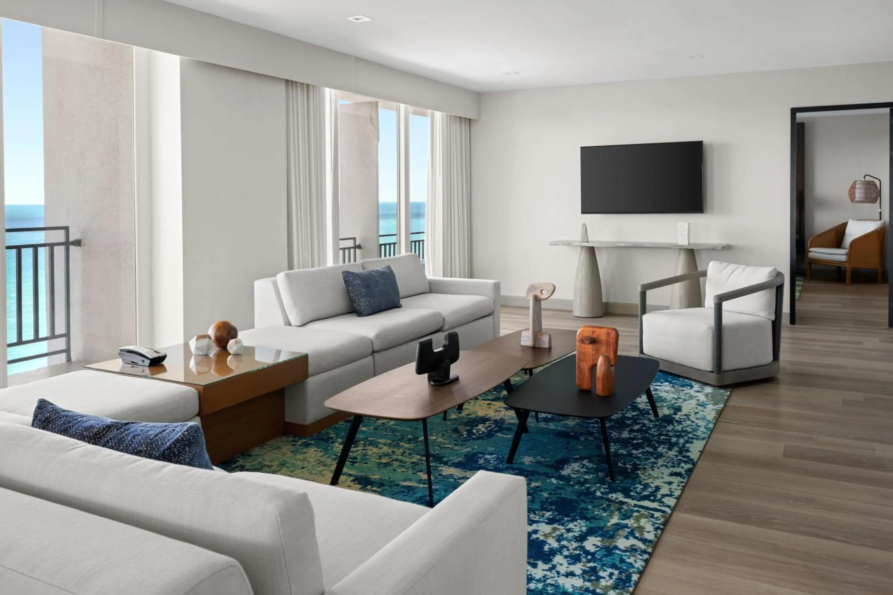 Living room in San Juan Marriott Resort and Stellaris Casino