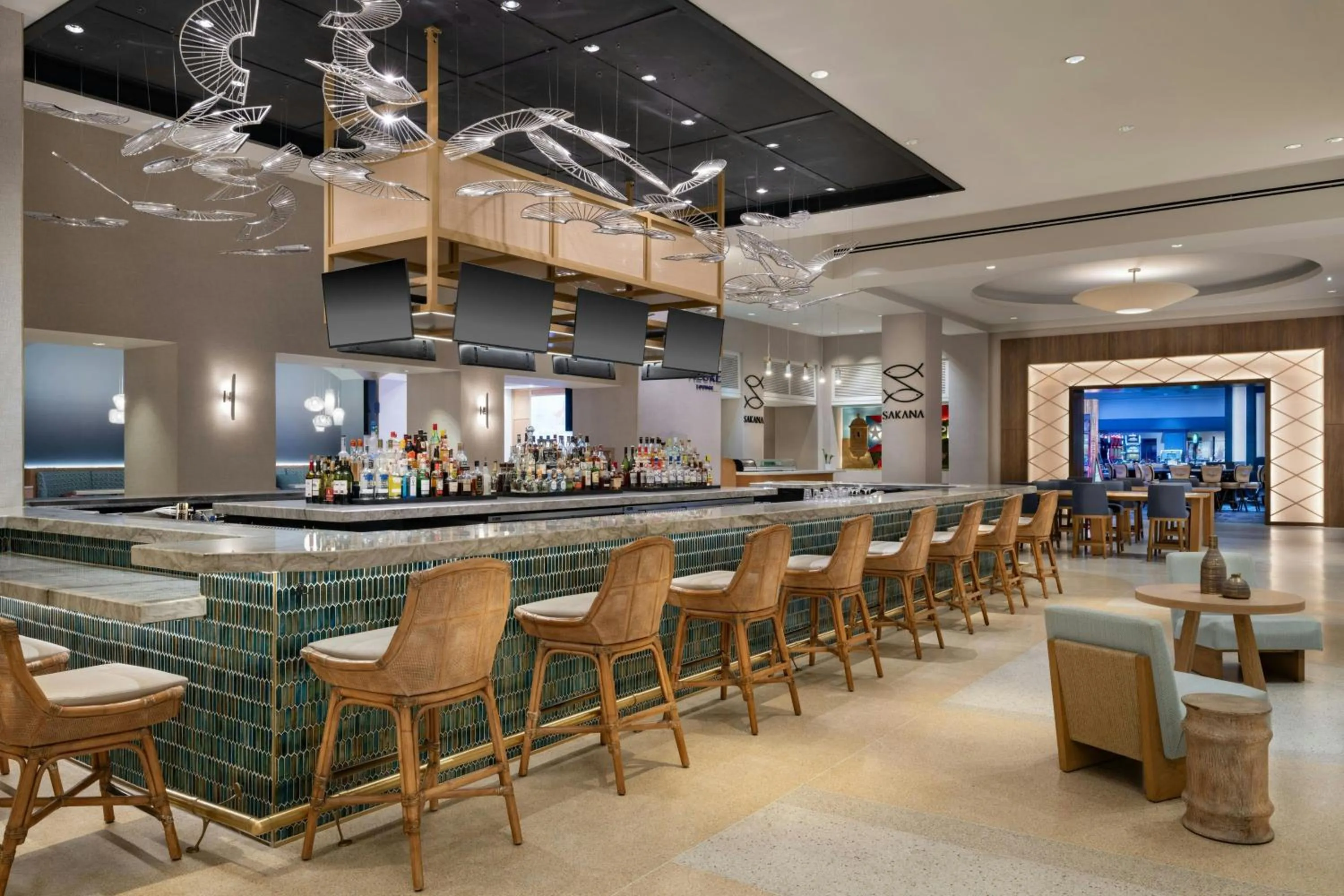 Lounge or bar in San Juan Marriott Resort and Stellaris Casino