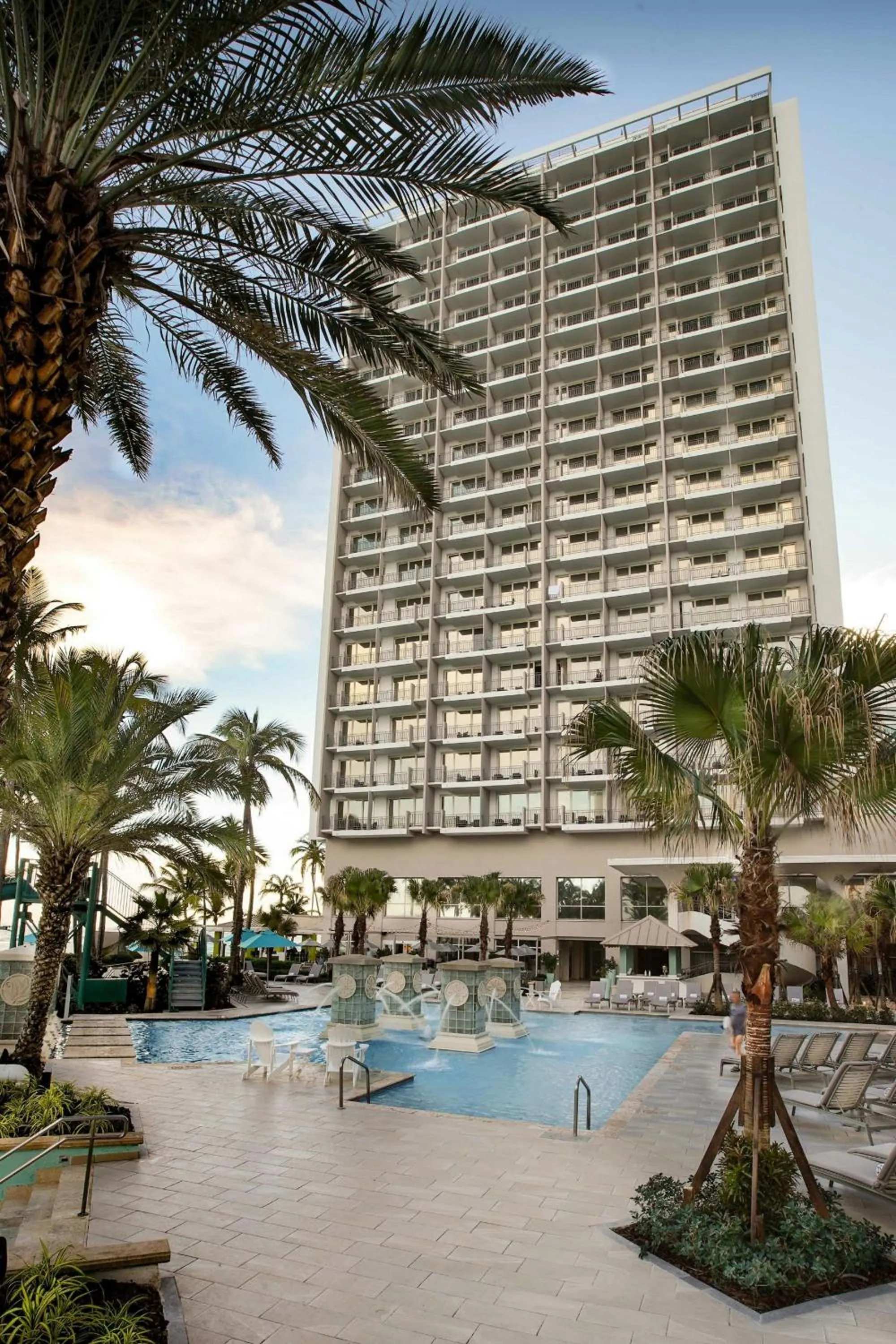 Swimming pool in San Juan Marriott Resort and Stellaris Casino