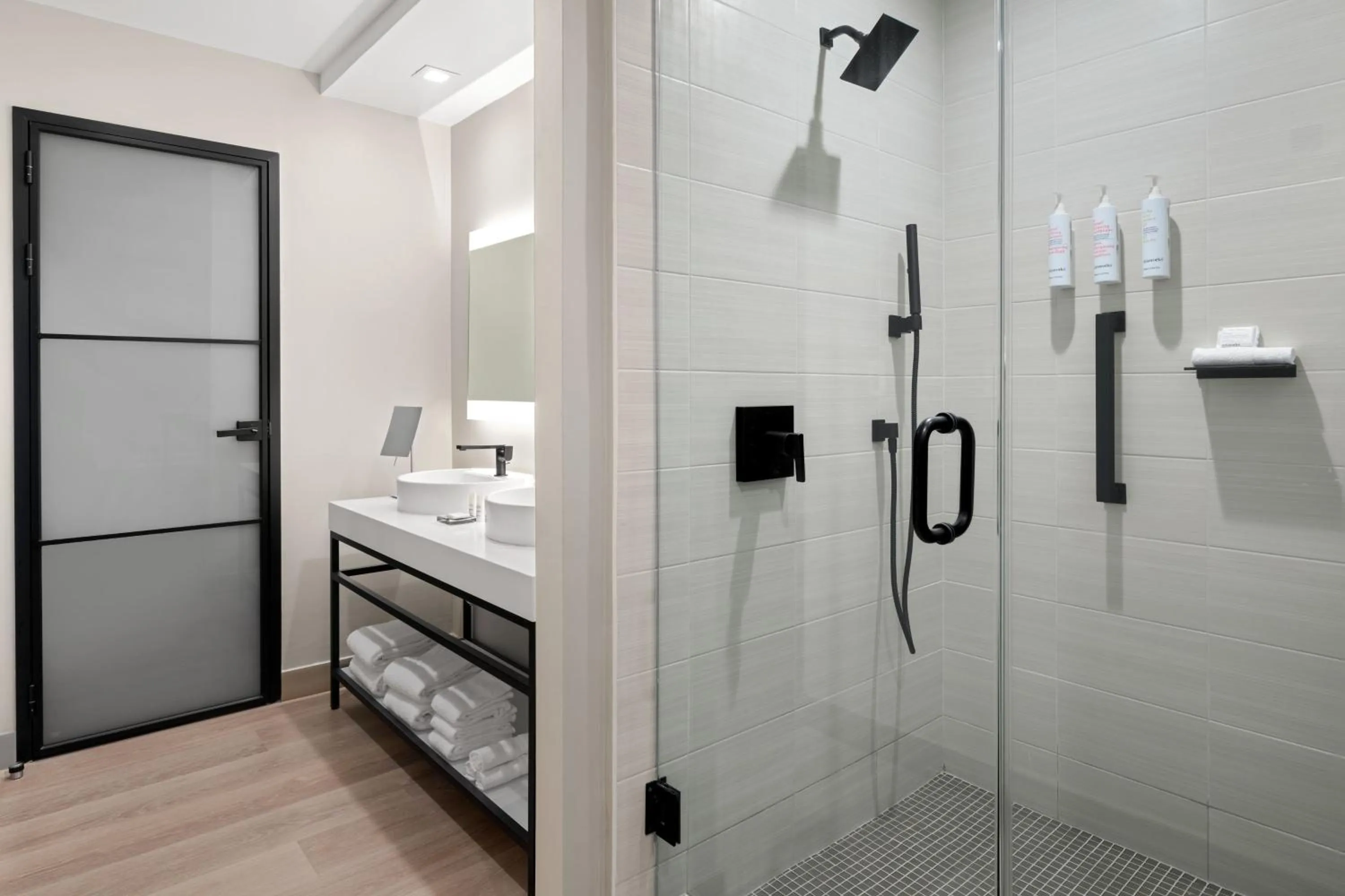 Bathroom in San Juan Marriott Resort and Stellaris Casino