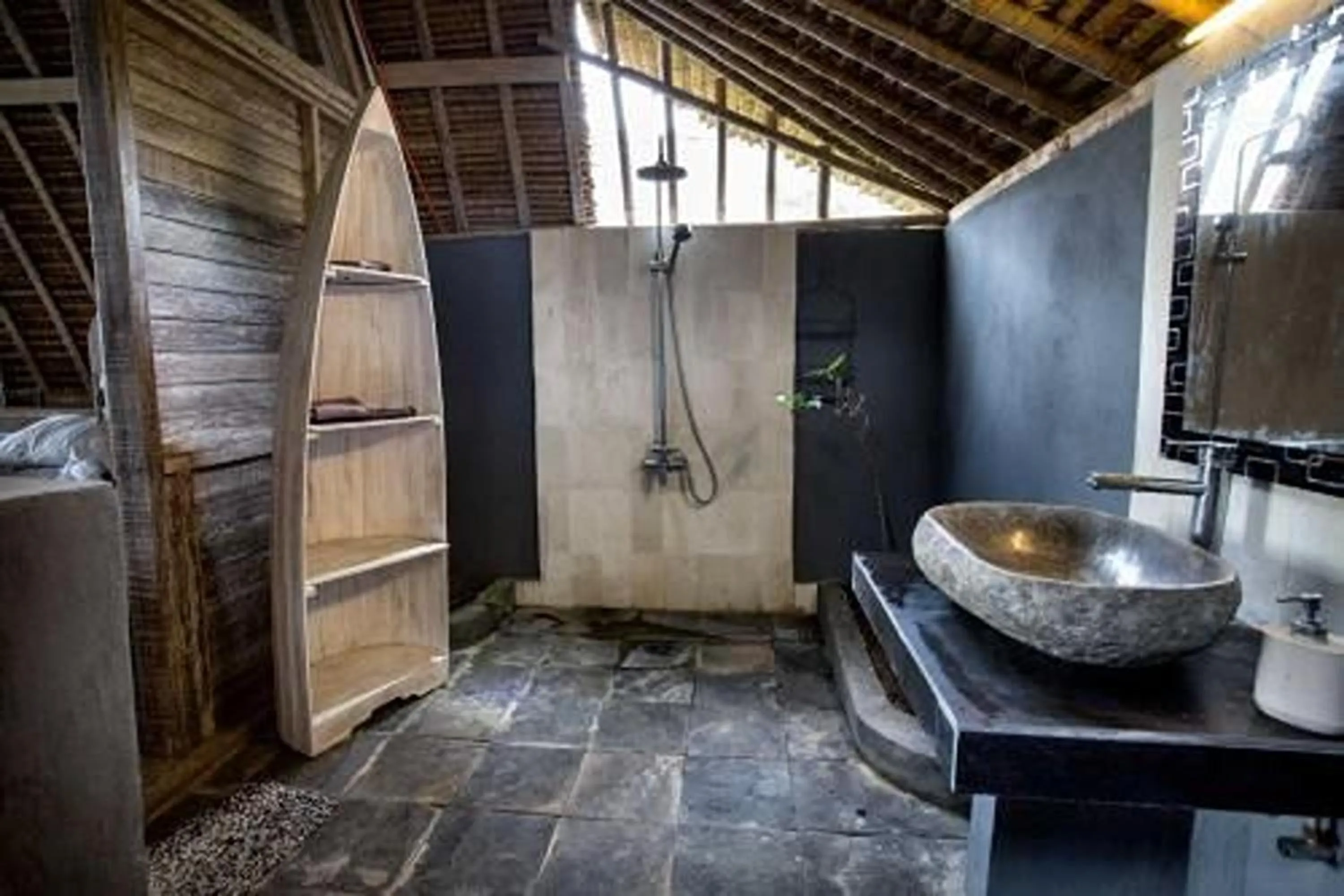 Shower in Gipsy Beach Bungalows