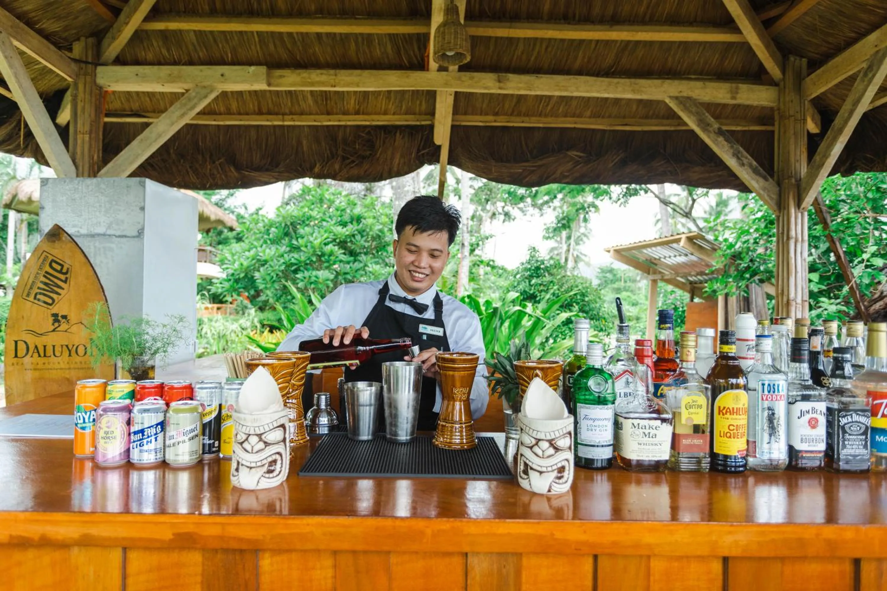 Lounge or bar in Daluyon Beach and Mountain Resort