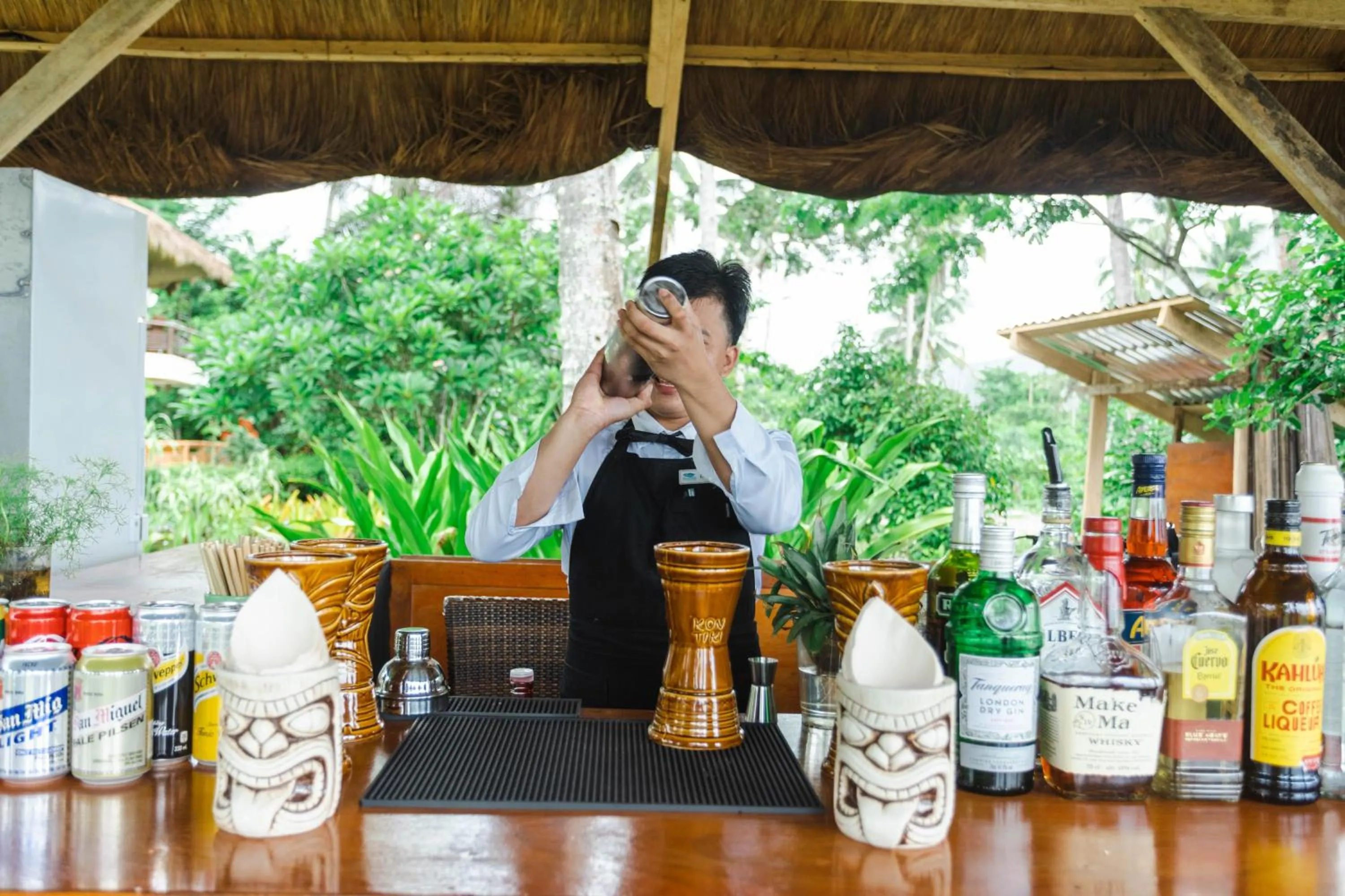 Lounge or bar in Daluyon Beach and Mountain Resort