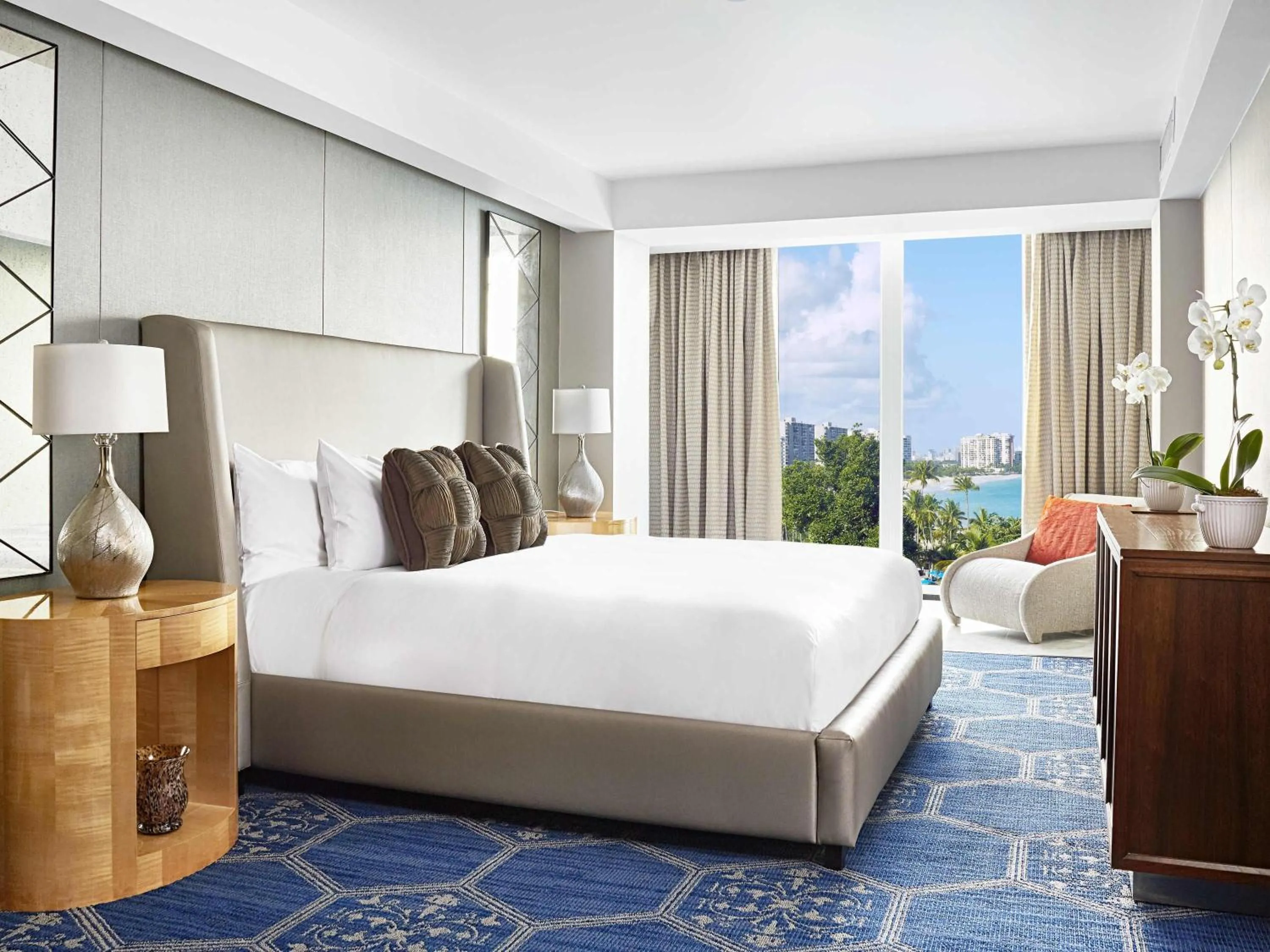 Bedroom, Bed in Fairmont El San Juan Hotel