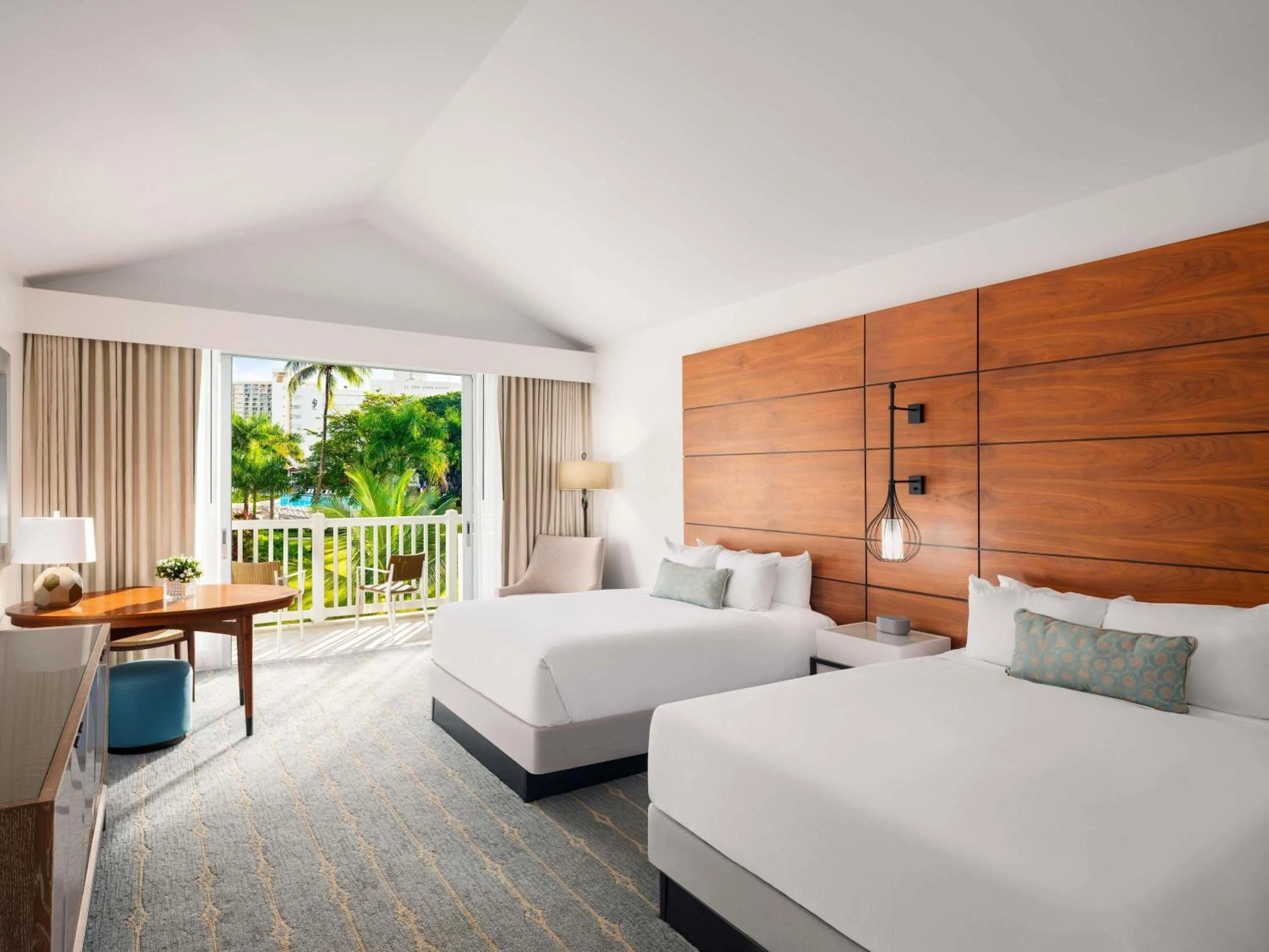Bedroom, Bed in Fairmont El San Juan Hotel