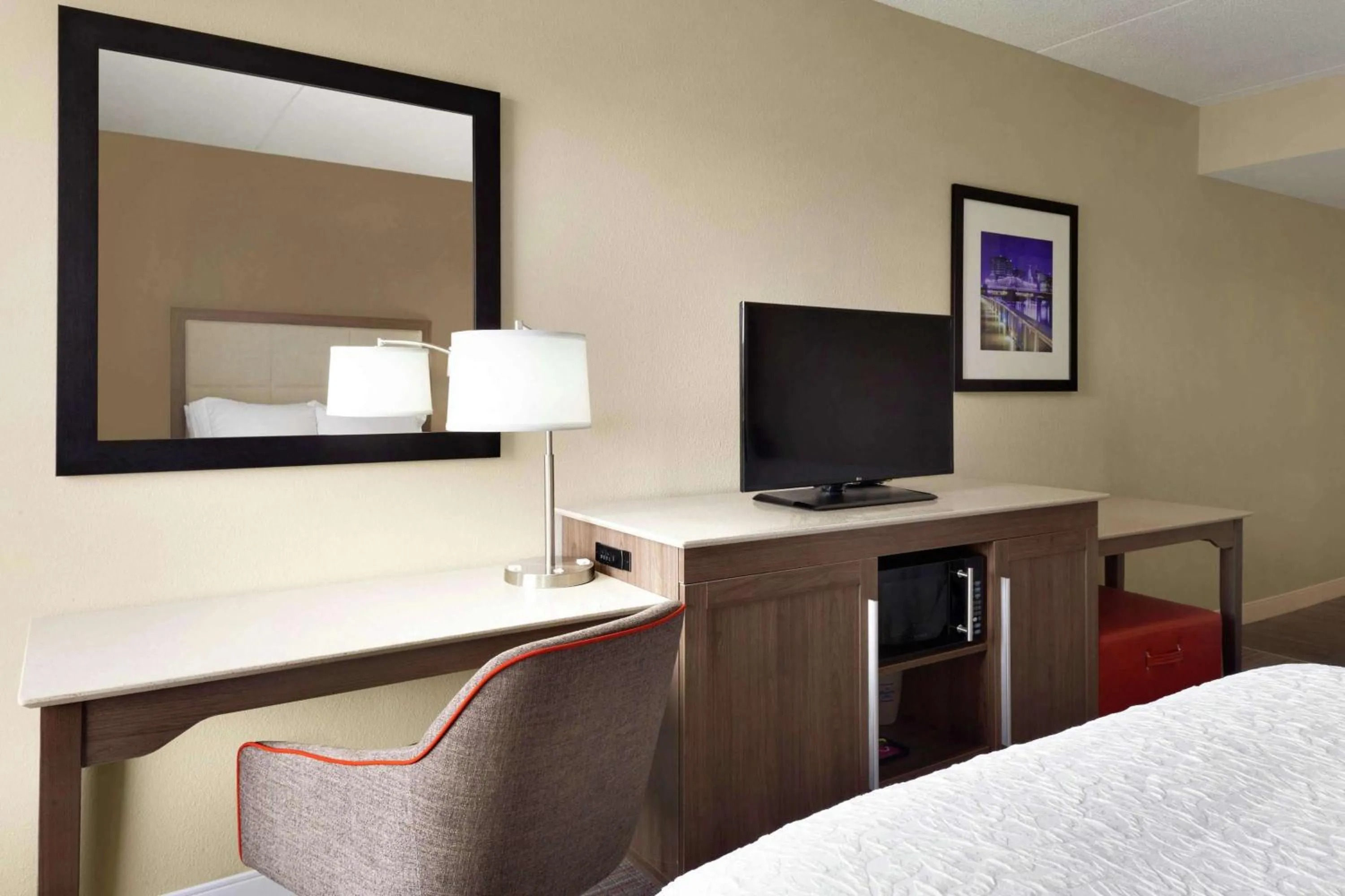Bedroom in Hampton Inn Denville-Rockaway-Parsippany