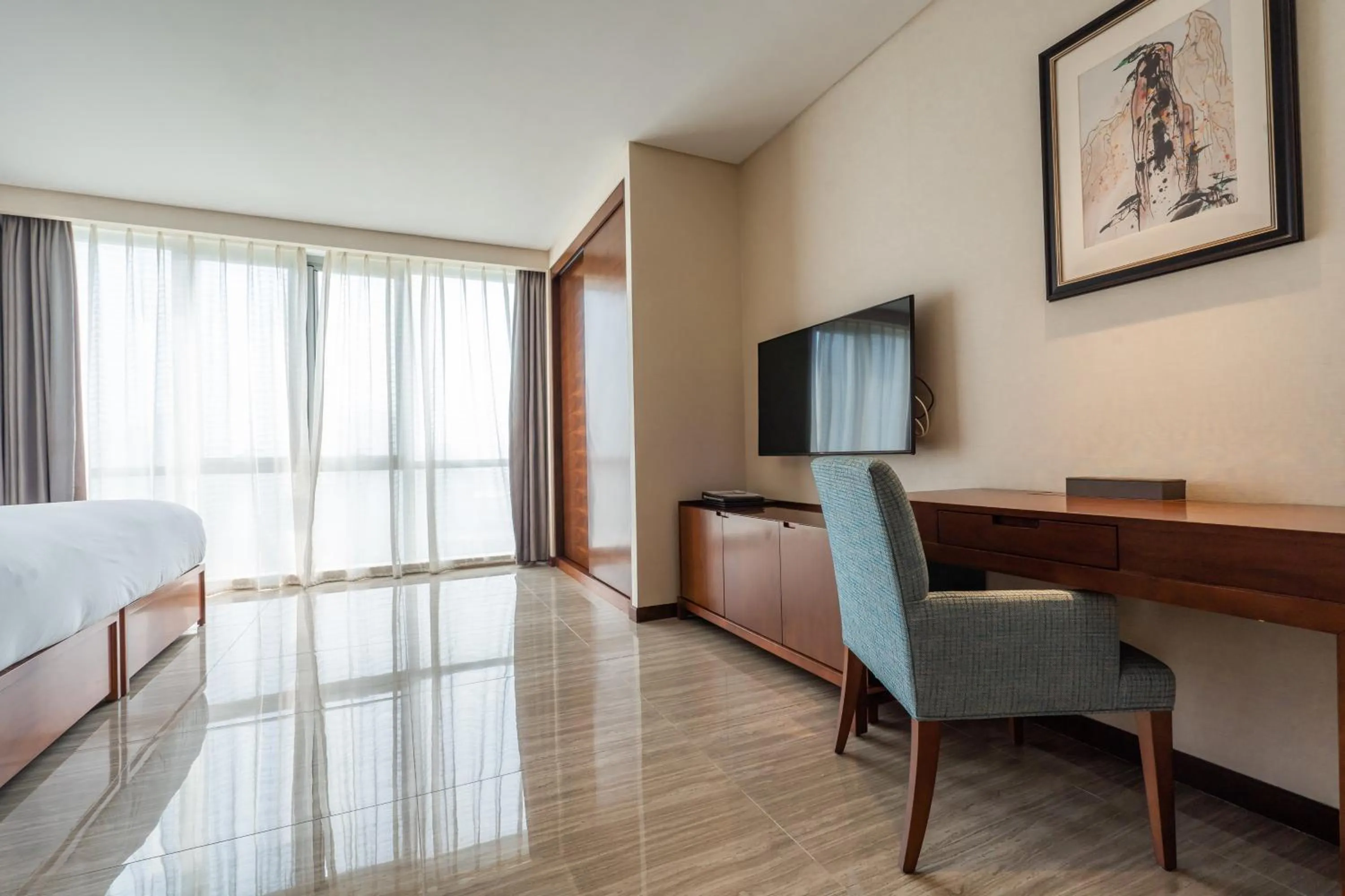 Bed in Oakwood Hotel & Residence Suzhou