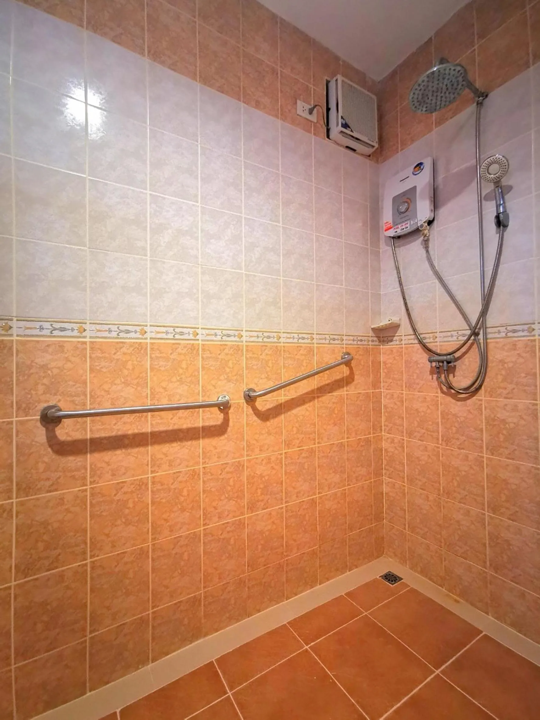 Shower in Aumpai Luxury